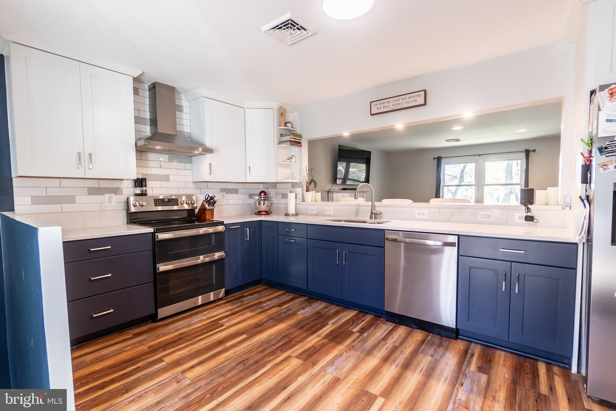 TAMMANY MANOR - Residential