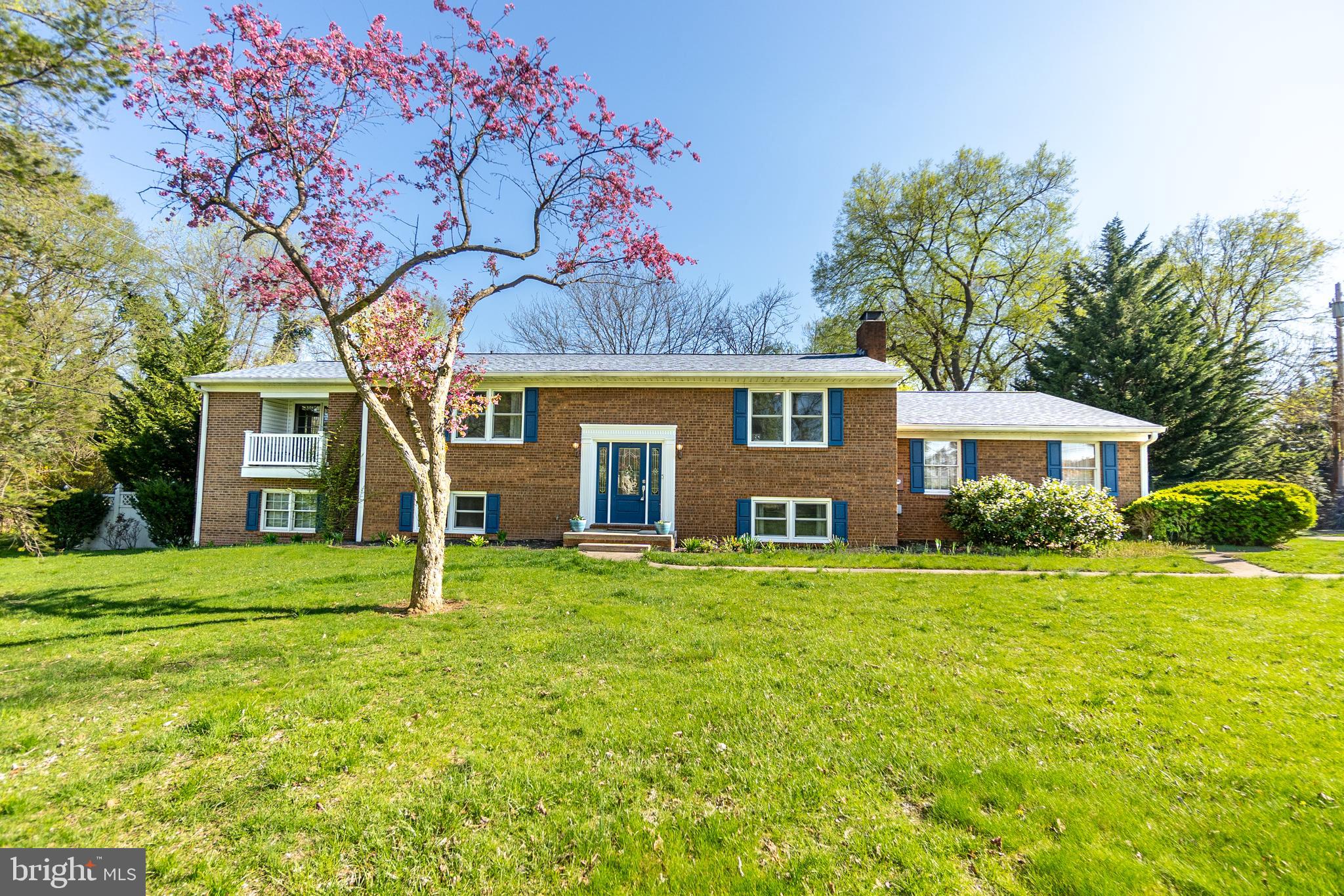 TAMMANY MANOR - Residential