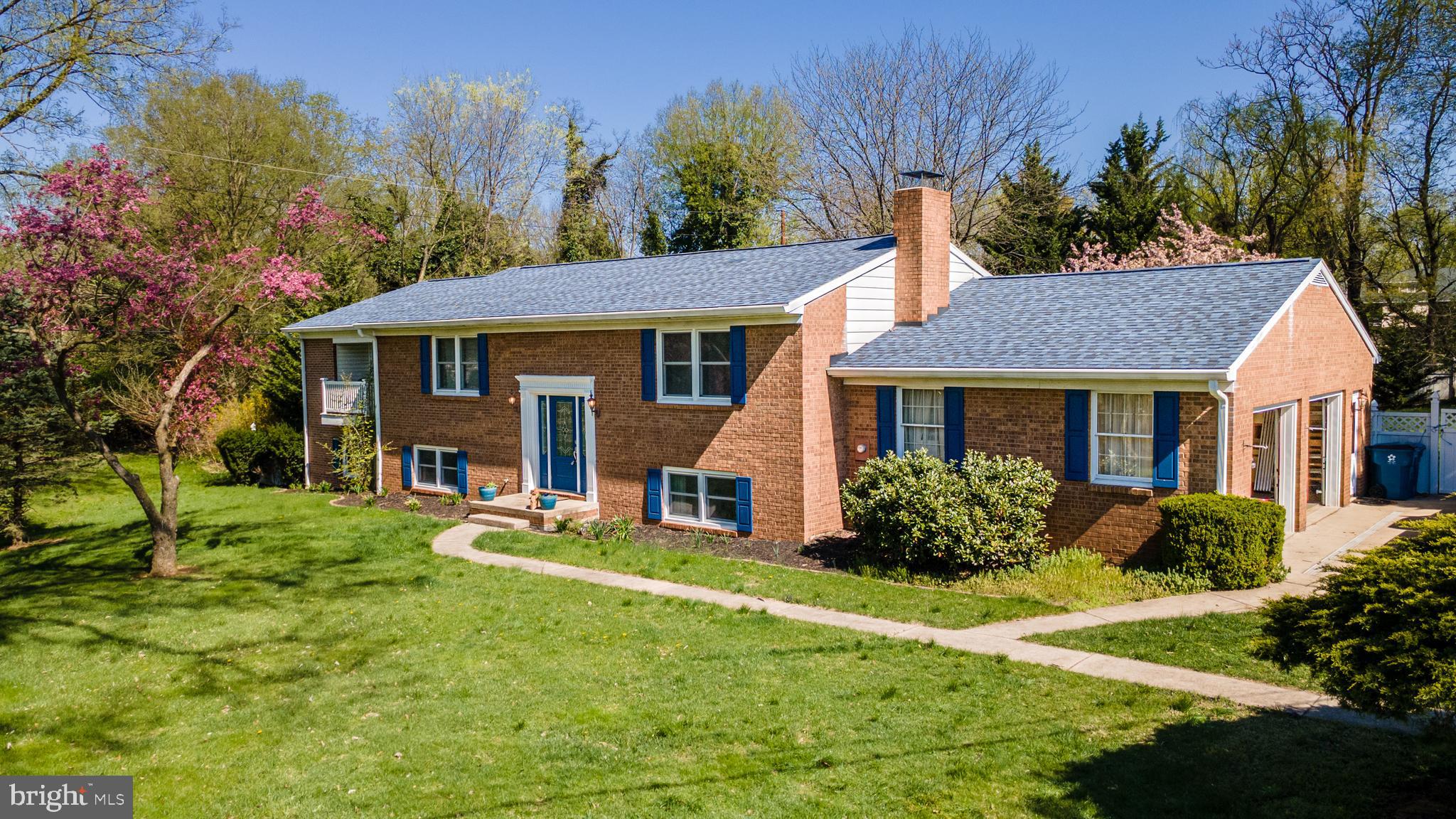 TAMMANY MANOR - Residential