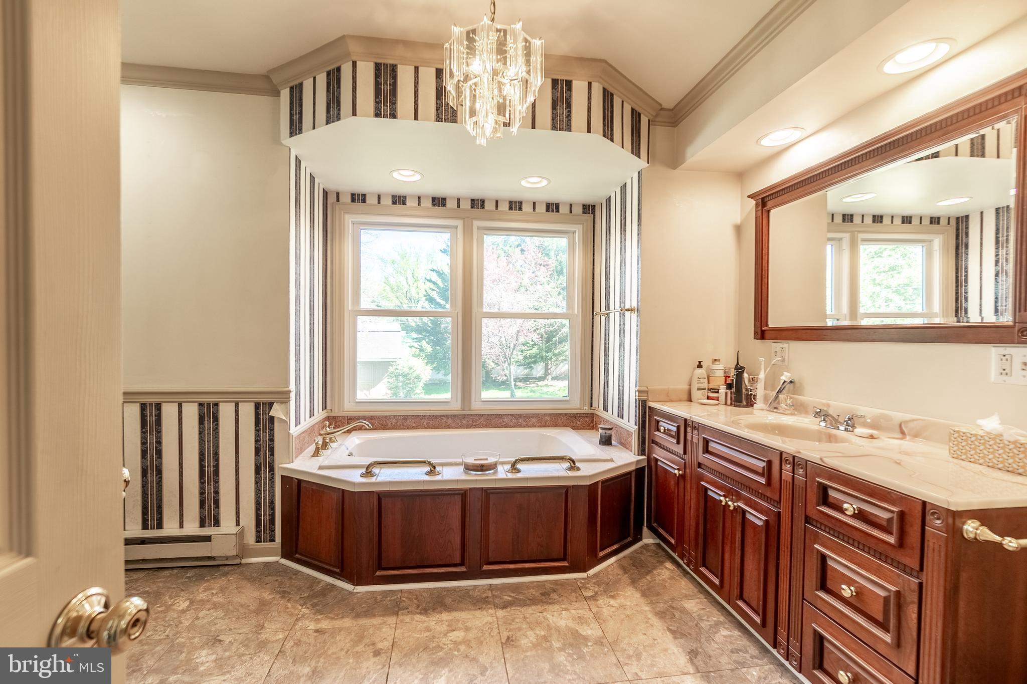 TAMMANY MANOR - Residential