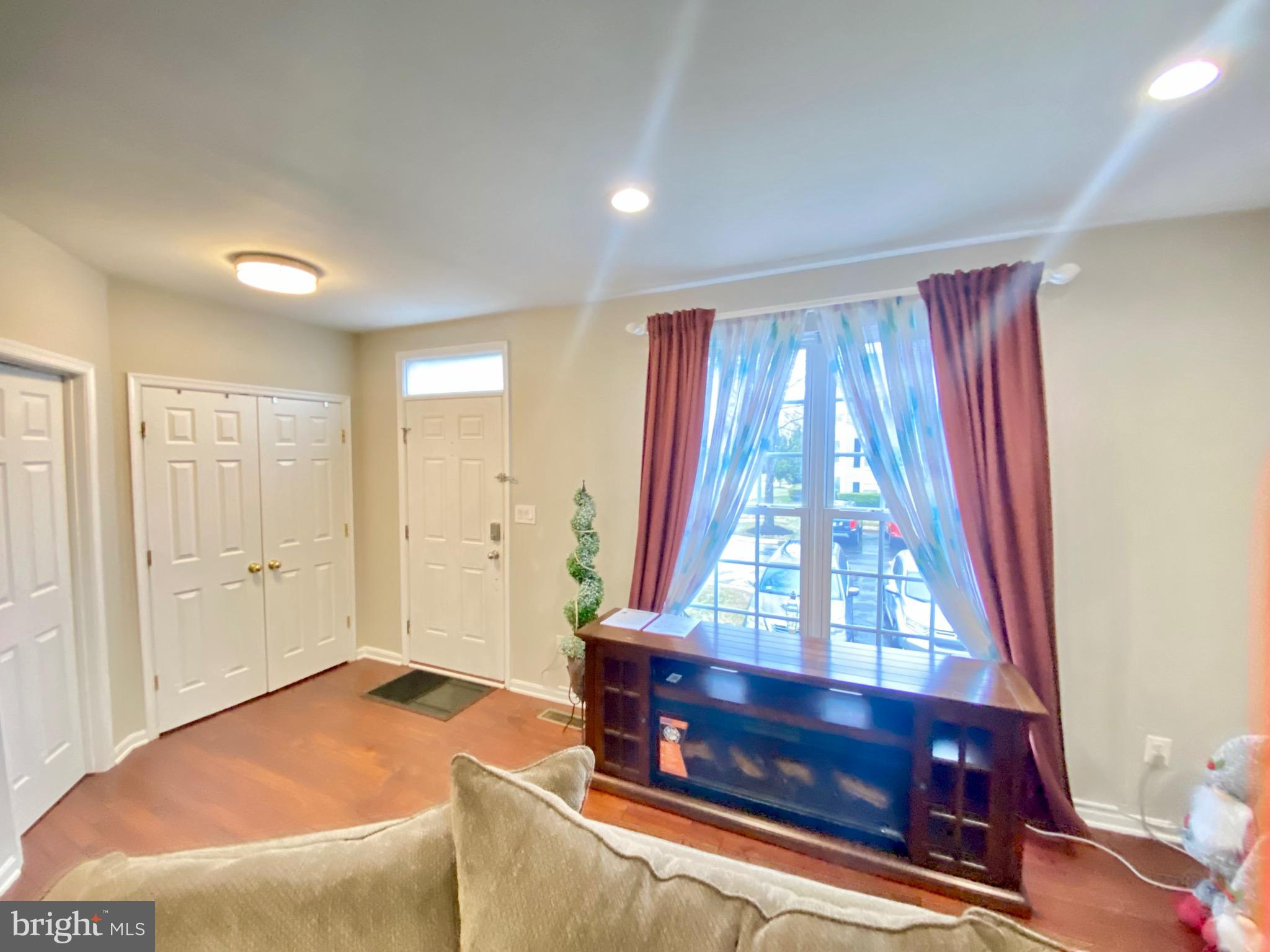 RIDGEFIELD VILLAGE - Residential Lease