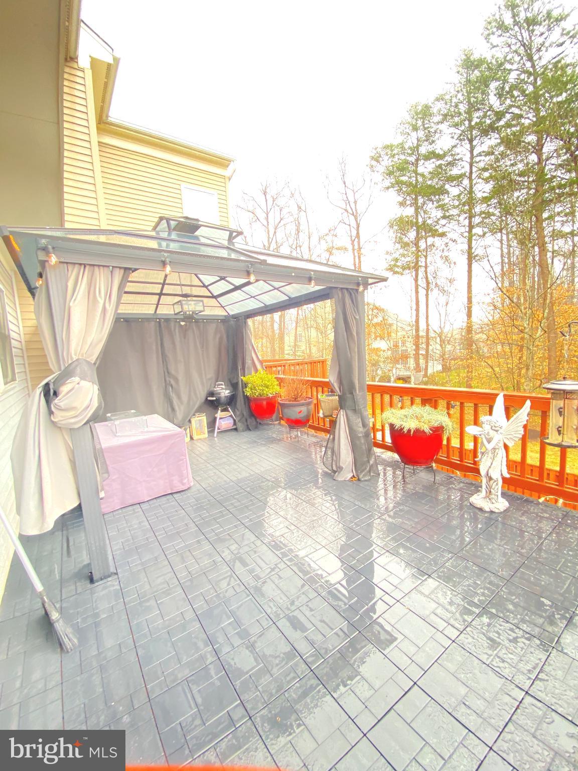 RIDGEFIELD VILLAGE - Residential Lease