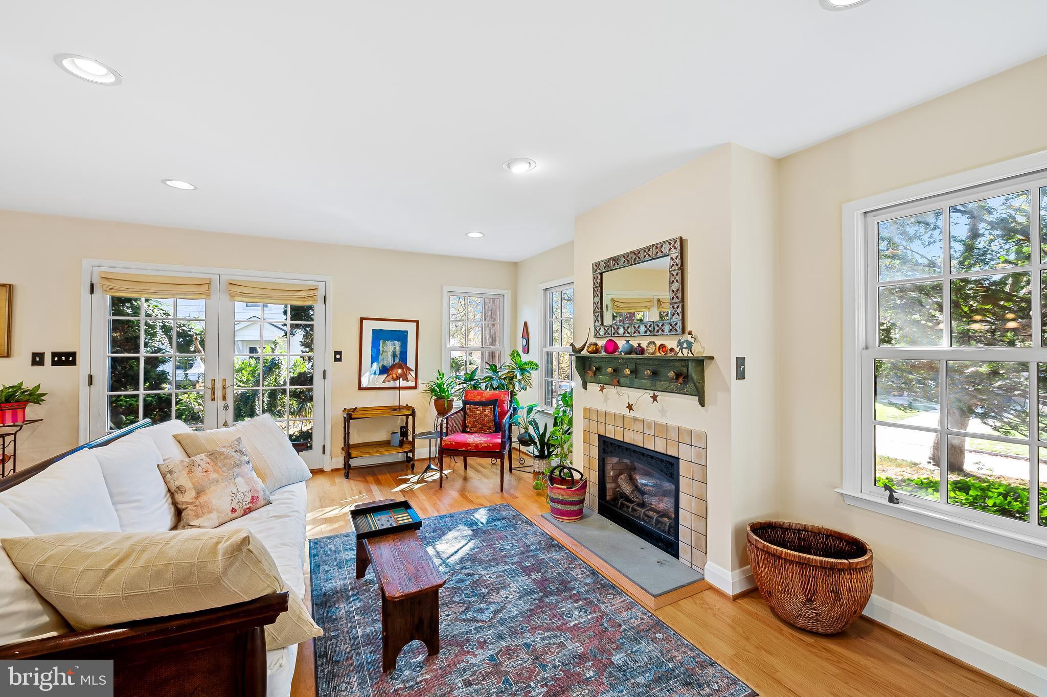 CHESTNUT HILL - Residential