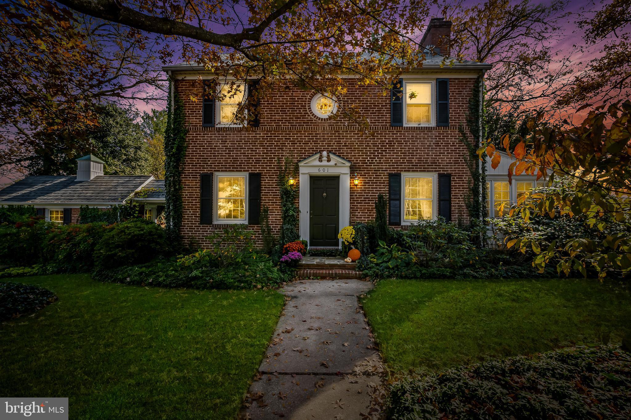 CHESTNUT HILL - Residential