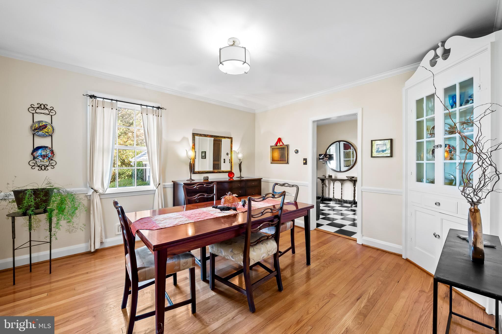 CHESTNUT HILL - Residential