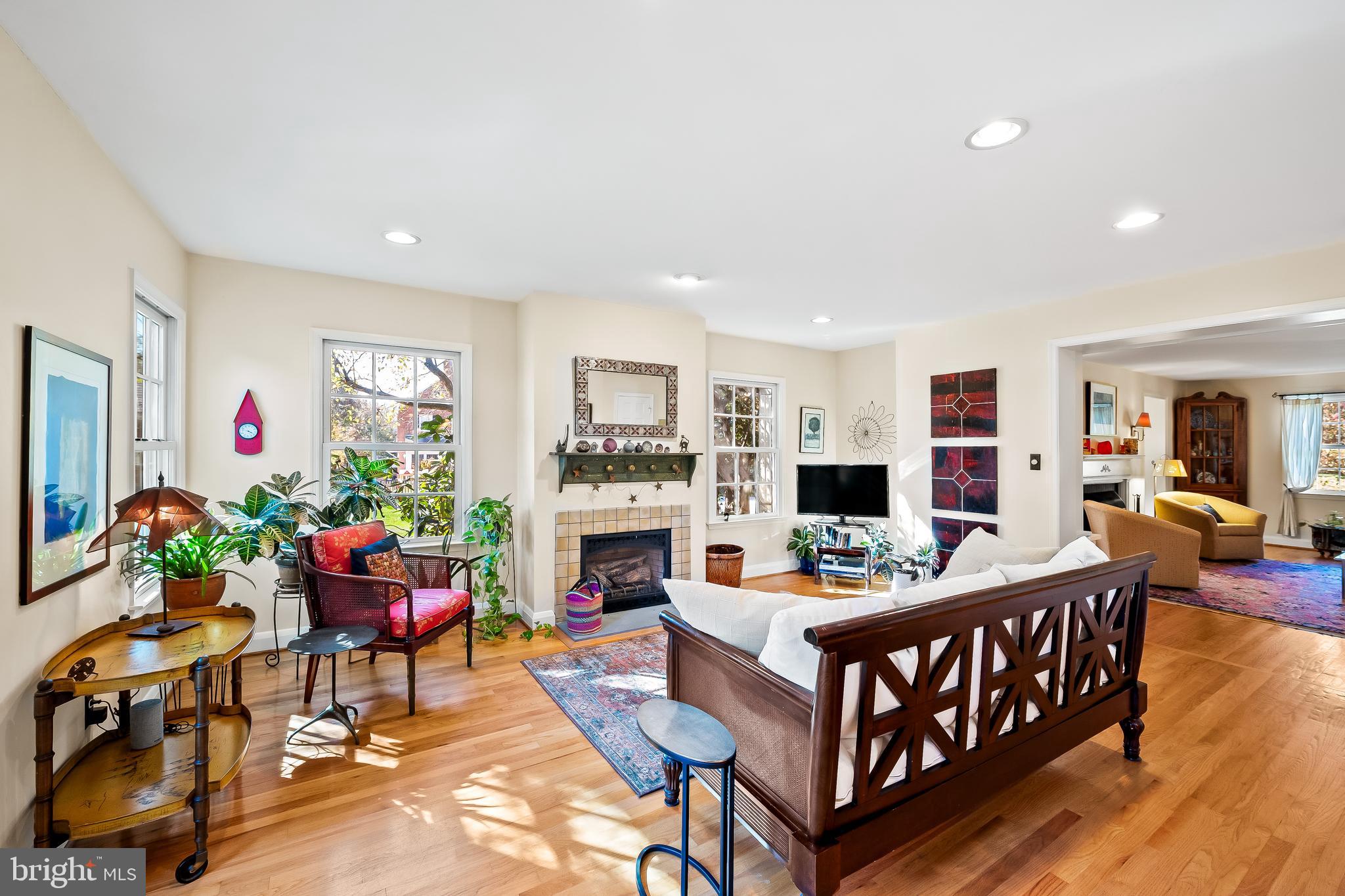 CHESTNUT HILL - Residential