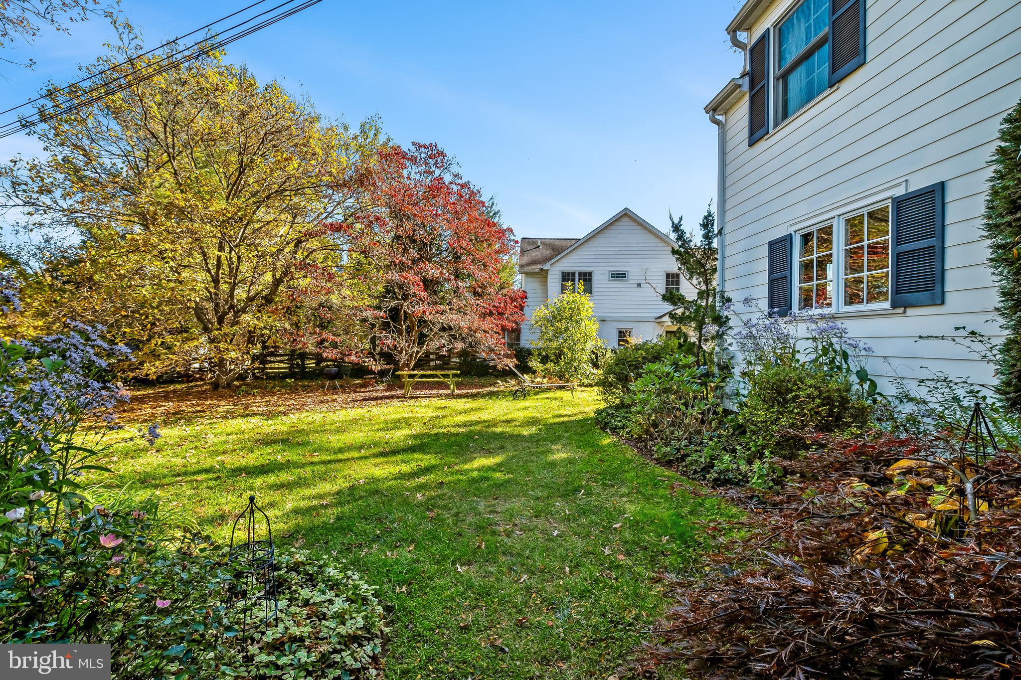 CHESTNUT HILL - Residential