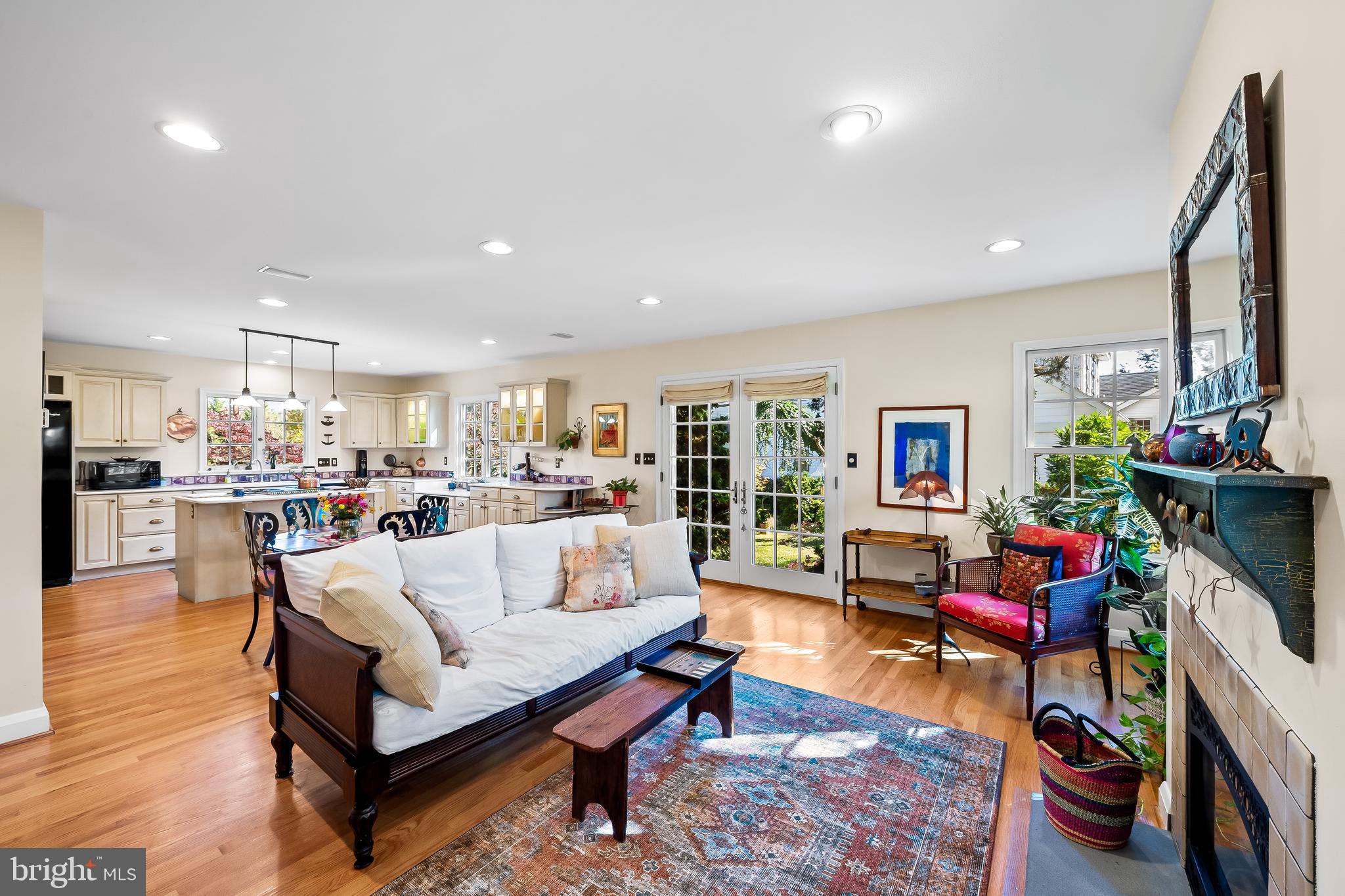 CHESTNUT HILL - Residential