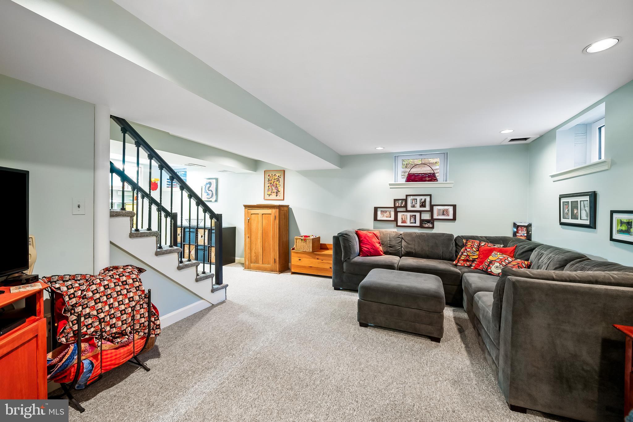 CHESTNUT HILL - Residential