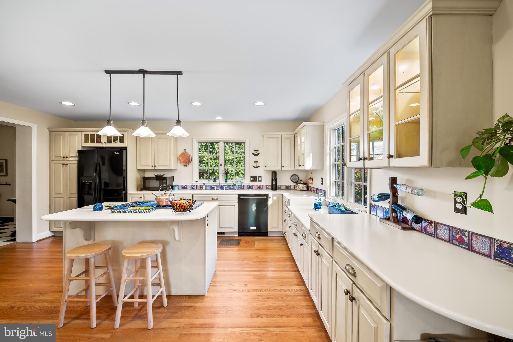 CHESTNUT HILL - Residential