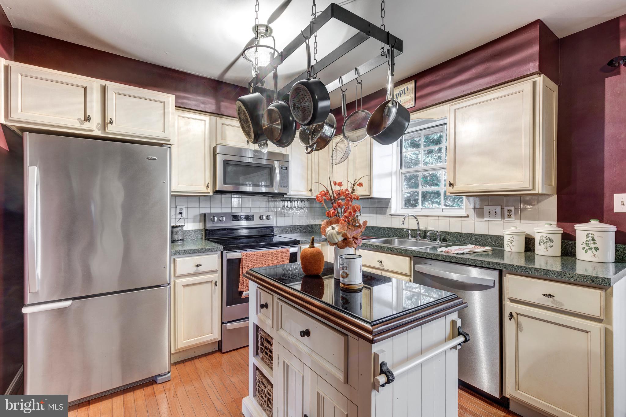 HILLTOP - Residential