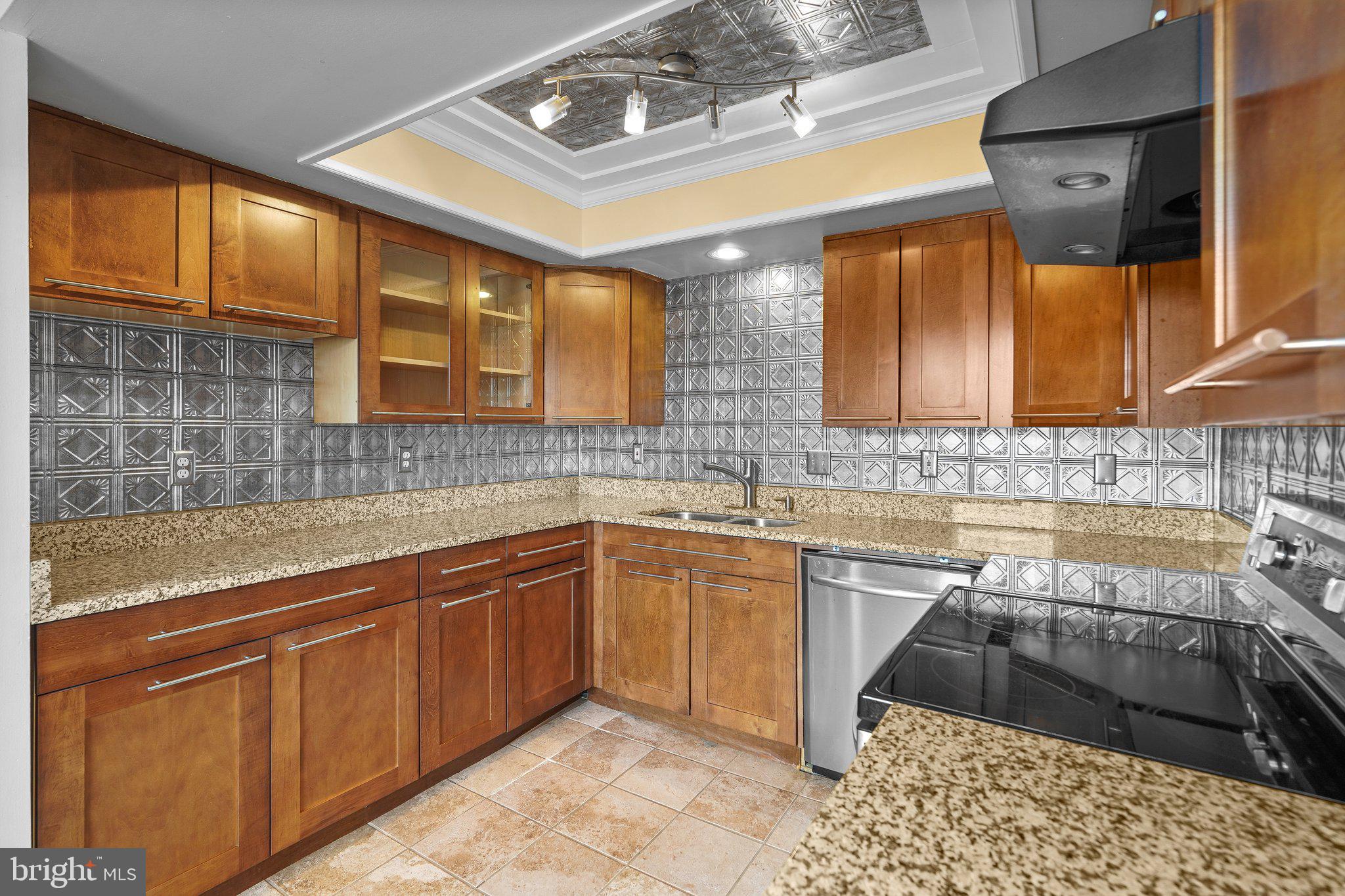 GUNNERS LAKE VILLAGE - Residential