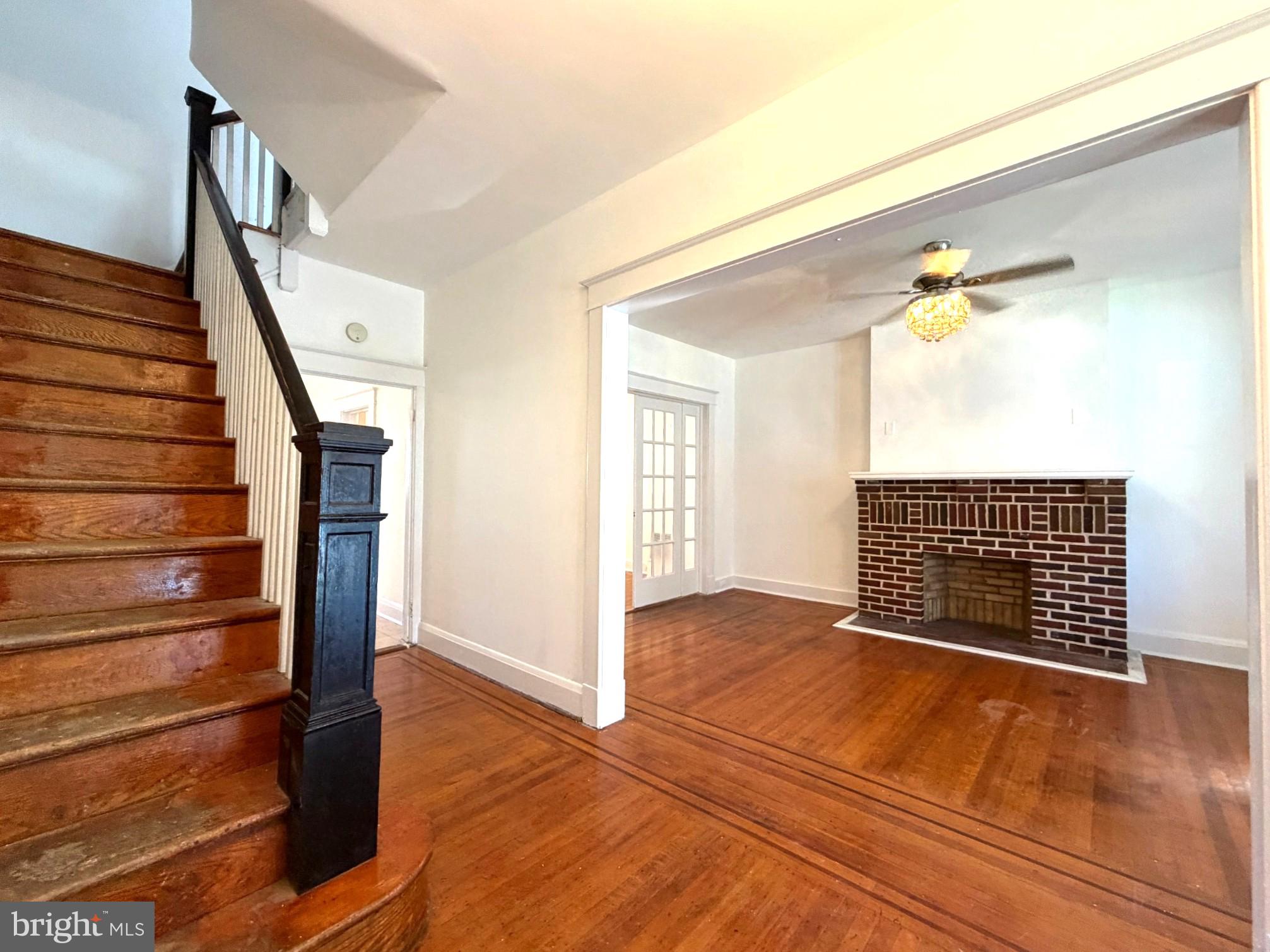 641 N AUGUSTA AVENUE