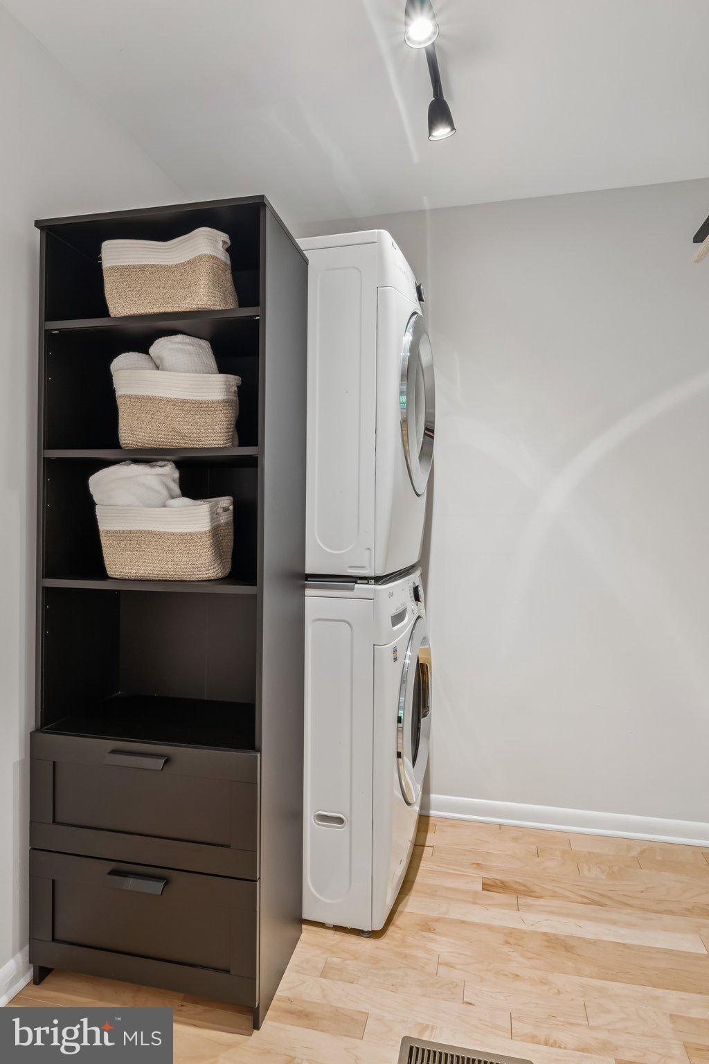 ARUNDEL ON THE BAY - Residential