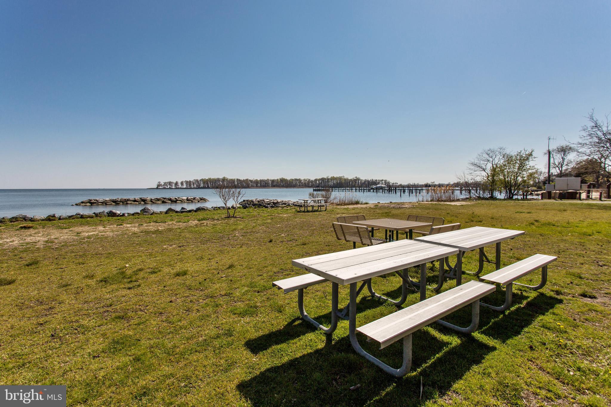 ARUNDEL ON THE BAY - Residential
