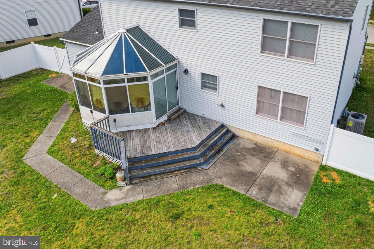 7 YORK COURT