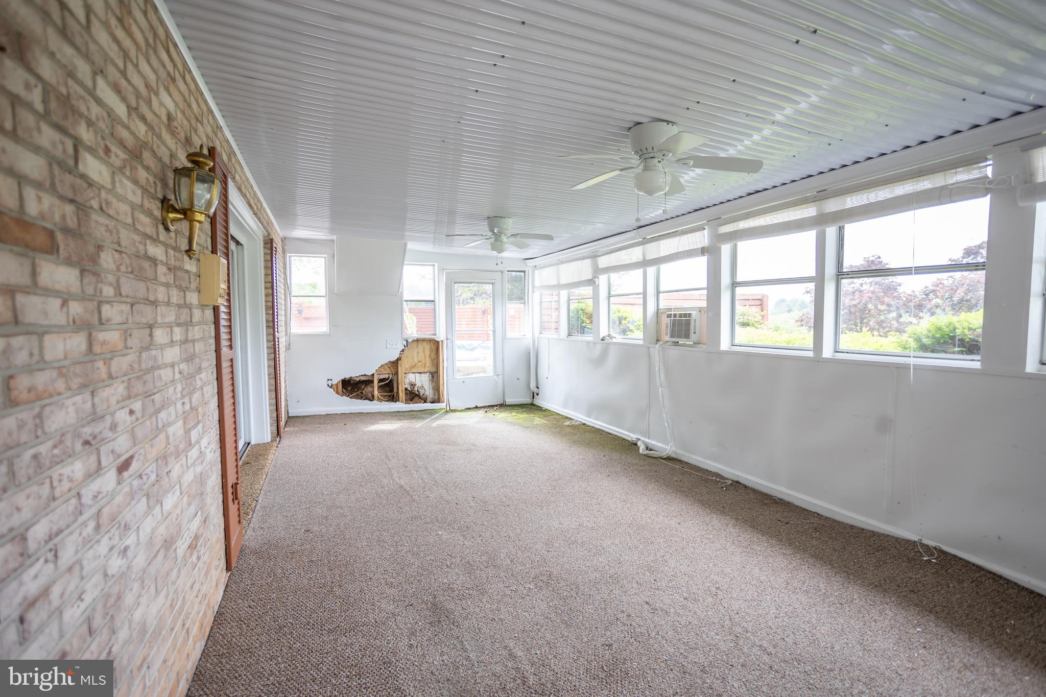 HILLSIDE - Residential