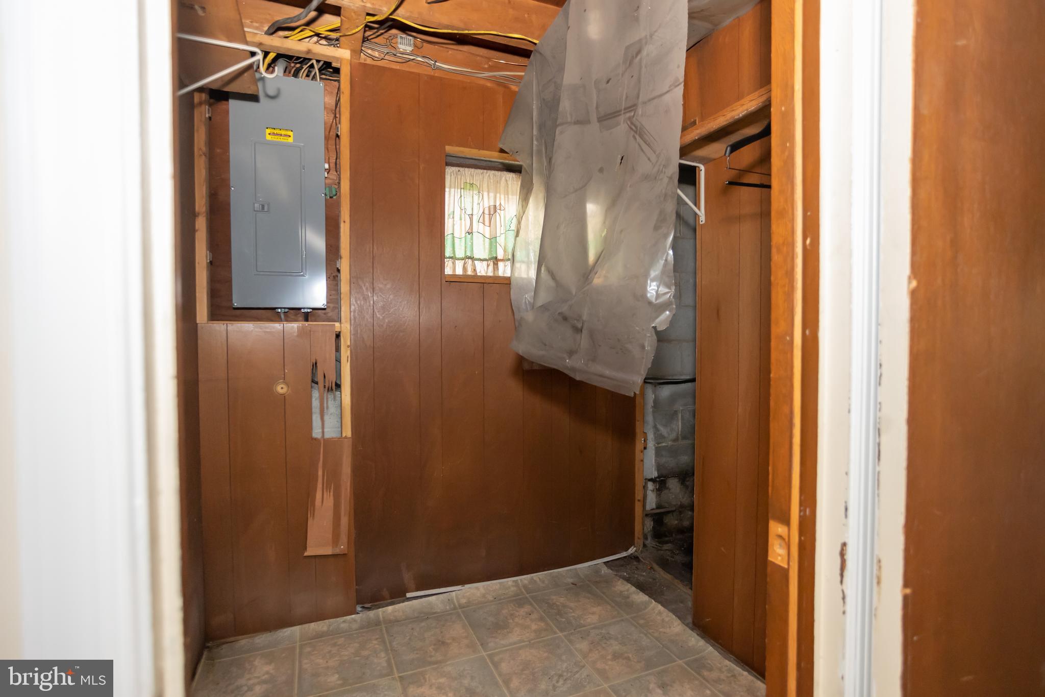 HILLSIDE - Residential