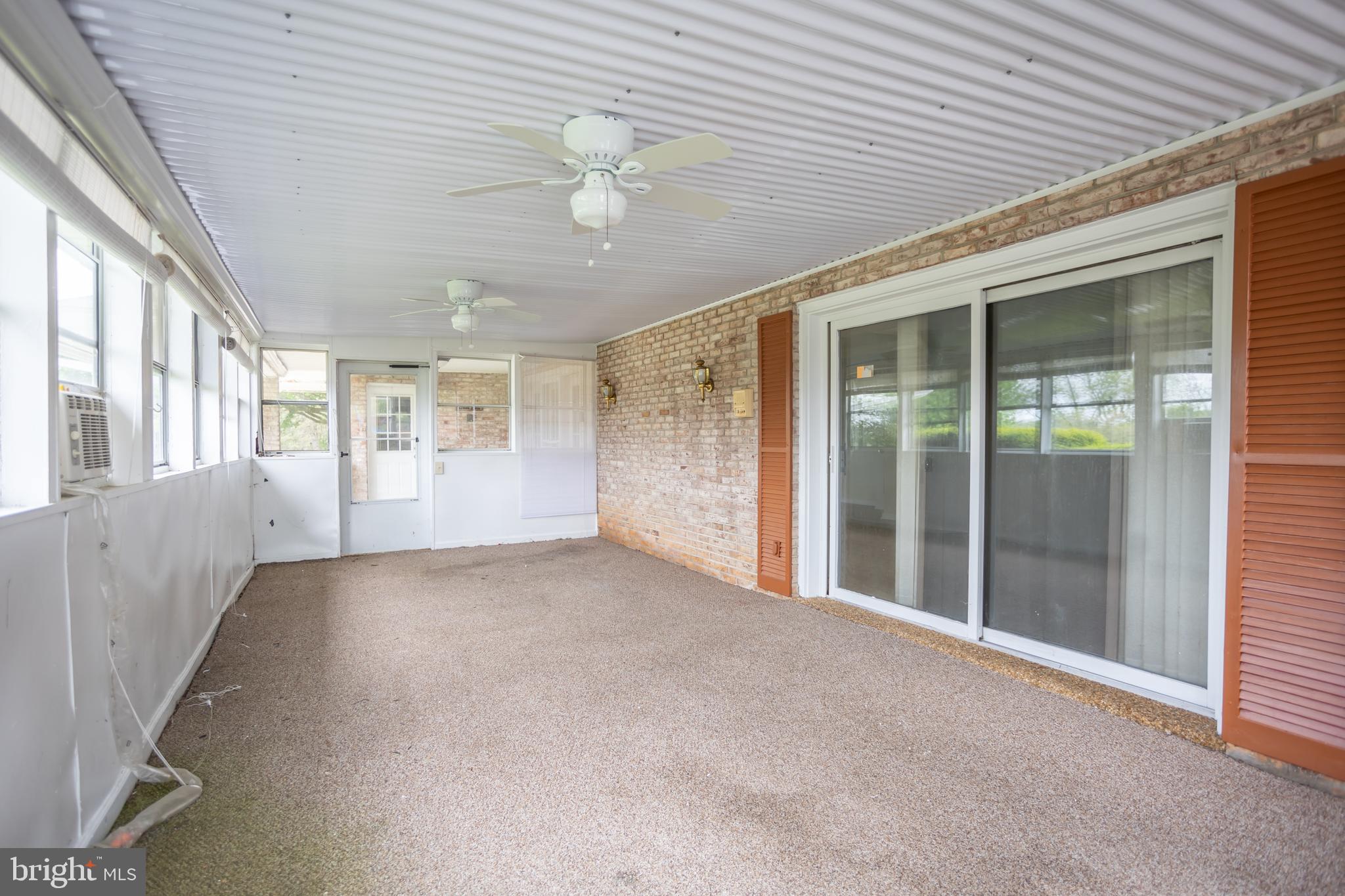 HILLSIDE - Residential