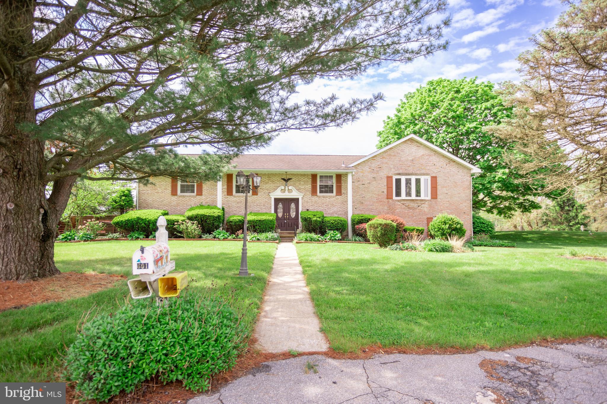 HILLSIDE - Residential