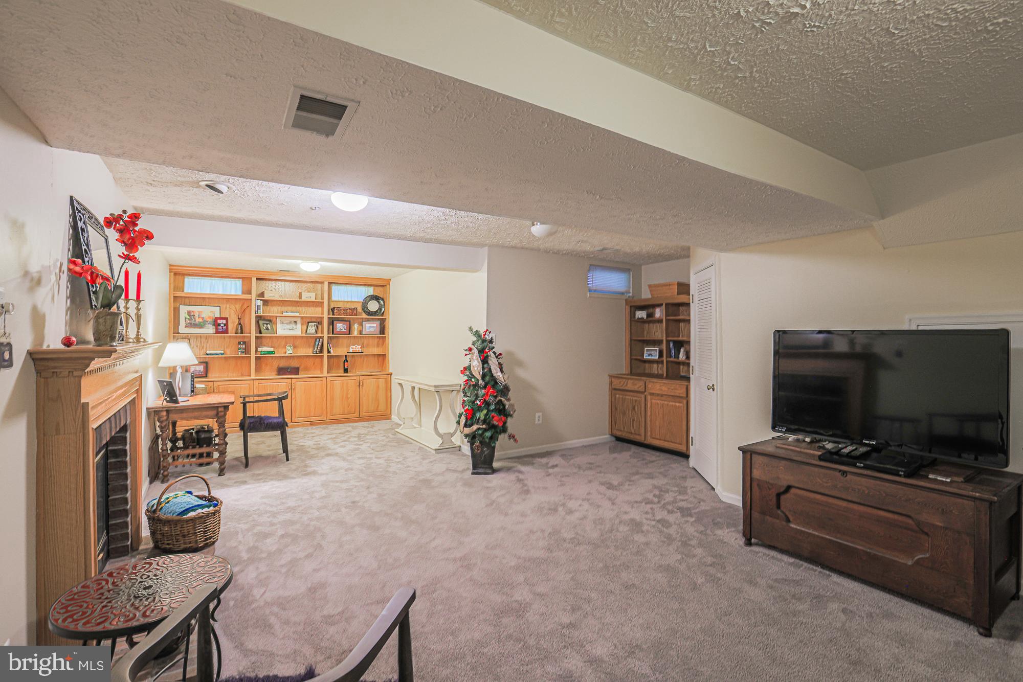 EATON SQUARE - Residential