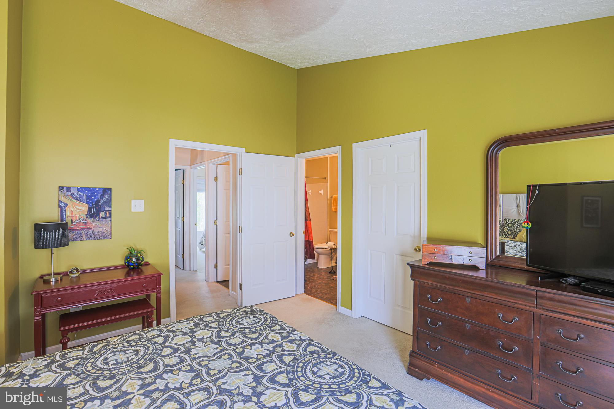 EATON SQUARE - Residential