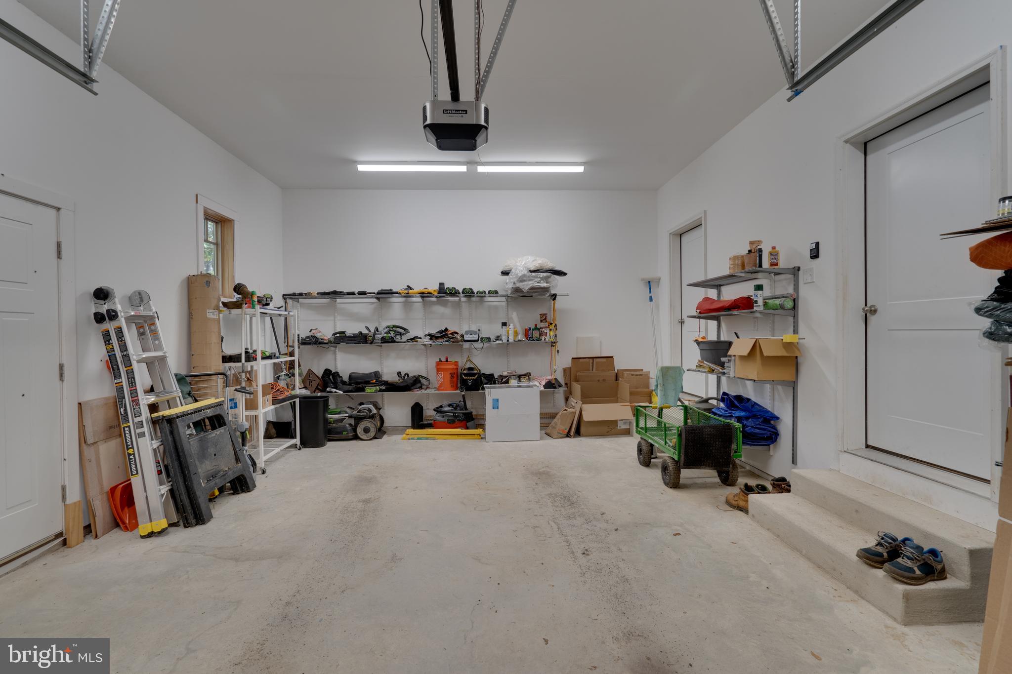 BROOMGRASS - Residential