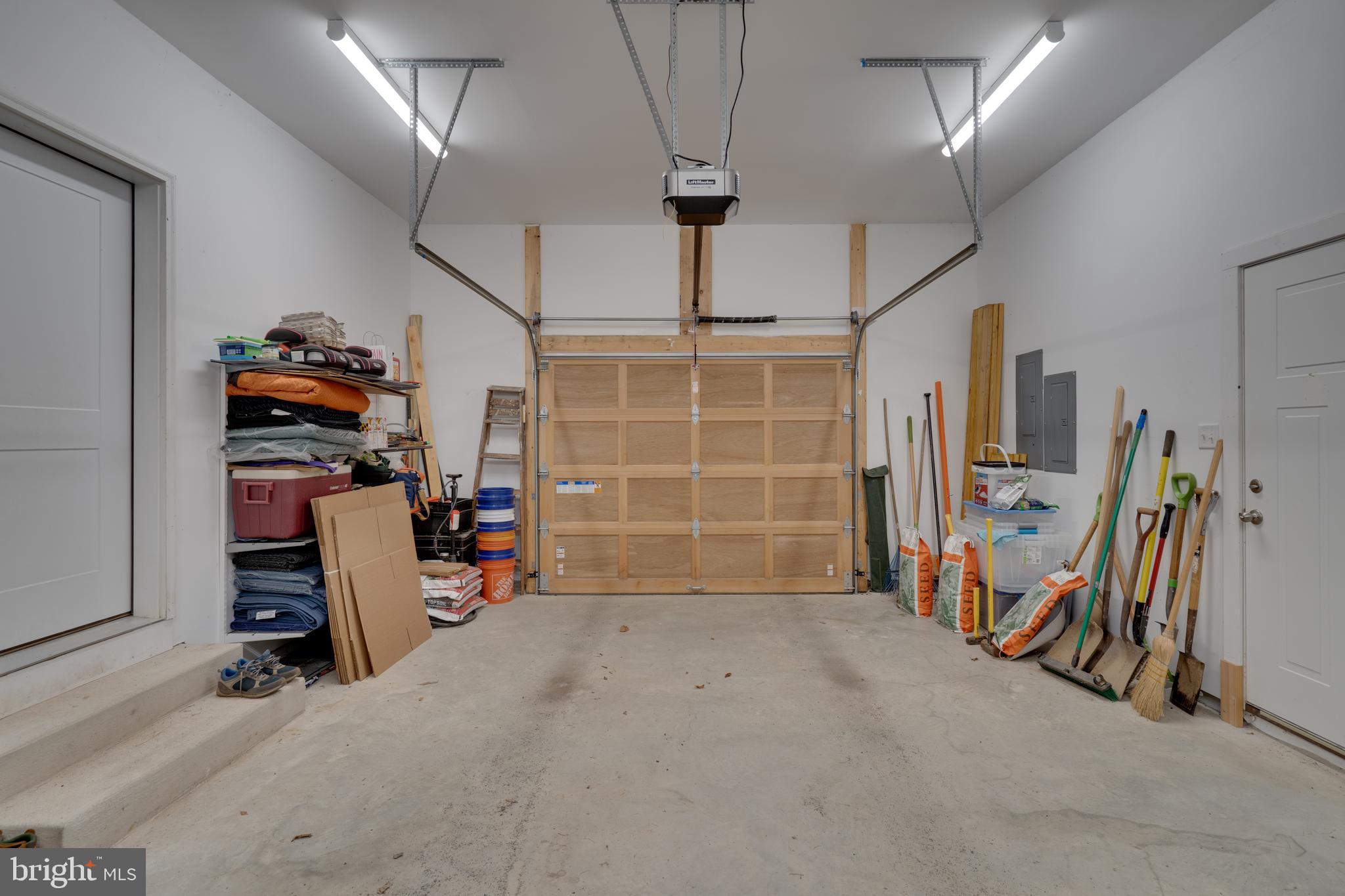 BROOMGRASS - Residential