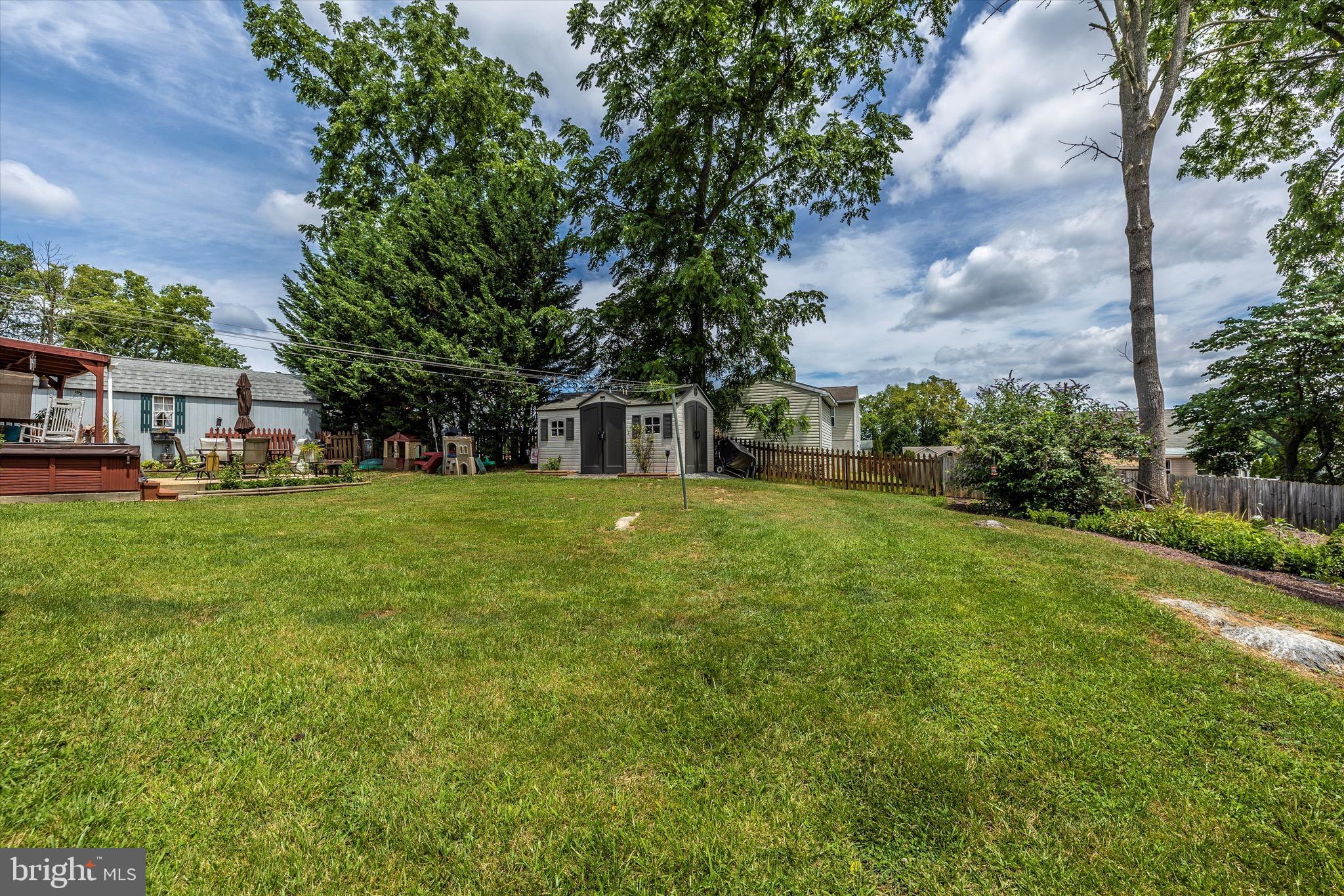 STERLING OAKS - Residential