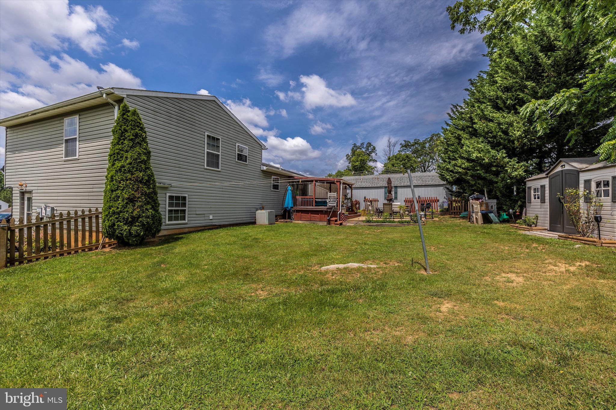 STERLING OAKS - Residential