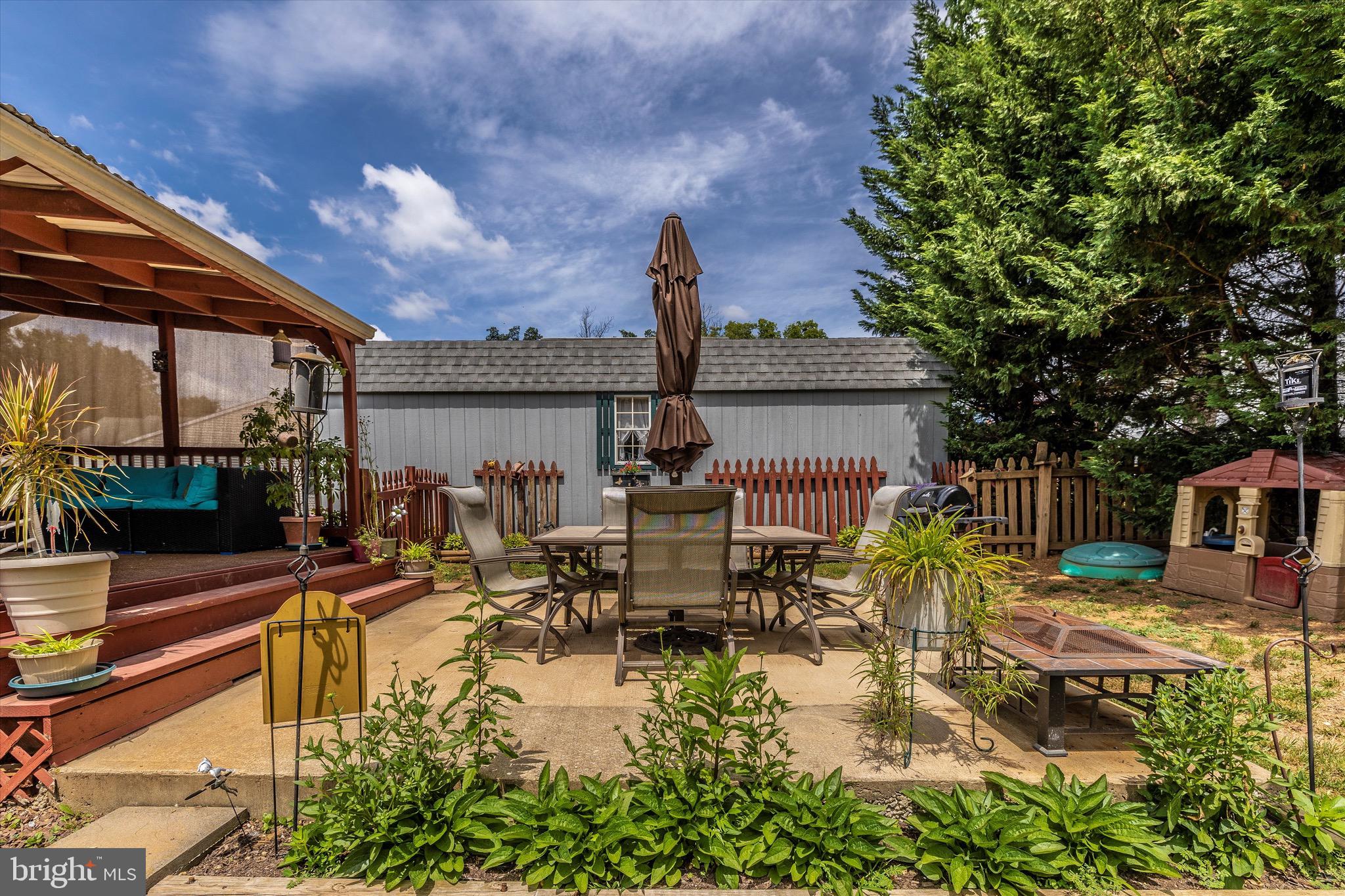 STERLING OAKS - Residential