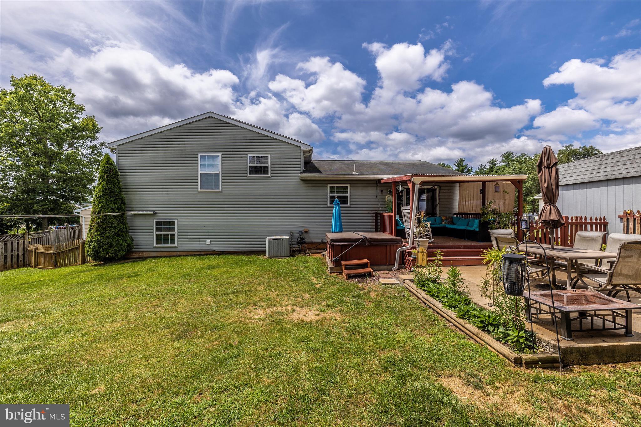 STERLING OAKS - Residential