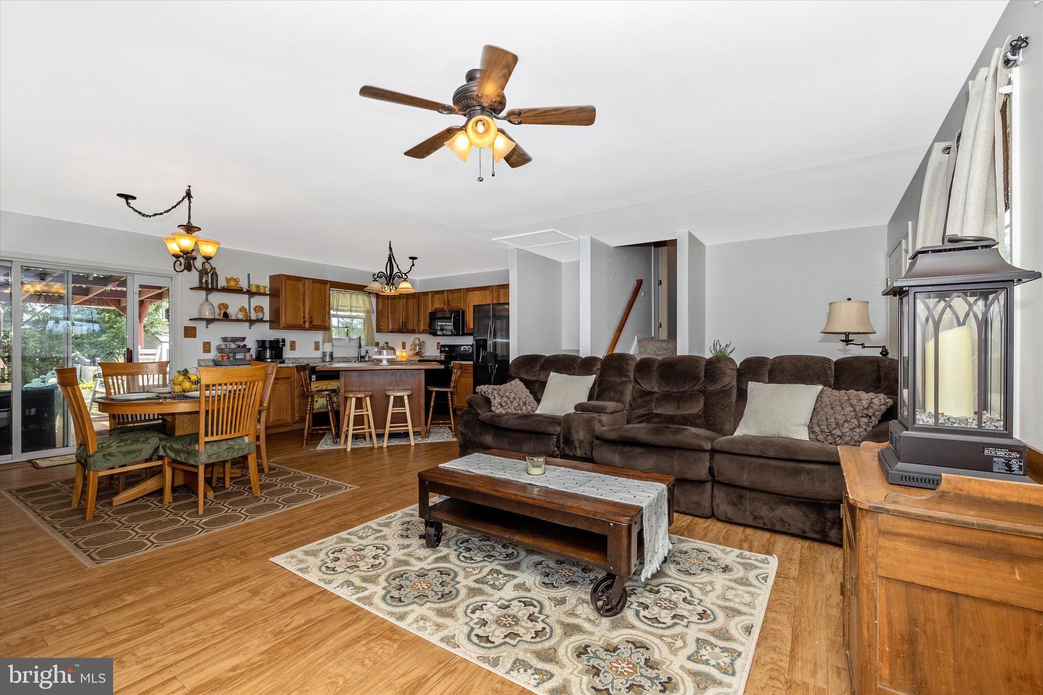 STERLING OAKS - Residential