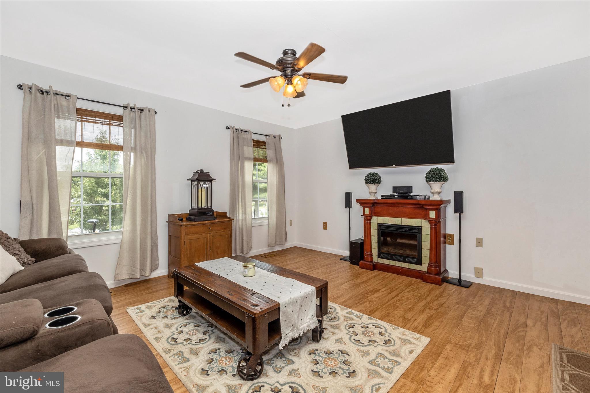 STERLING OAKS - Residential