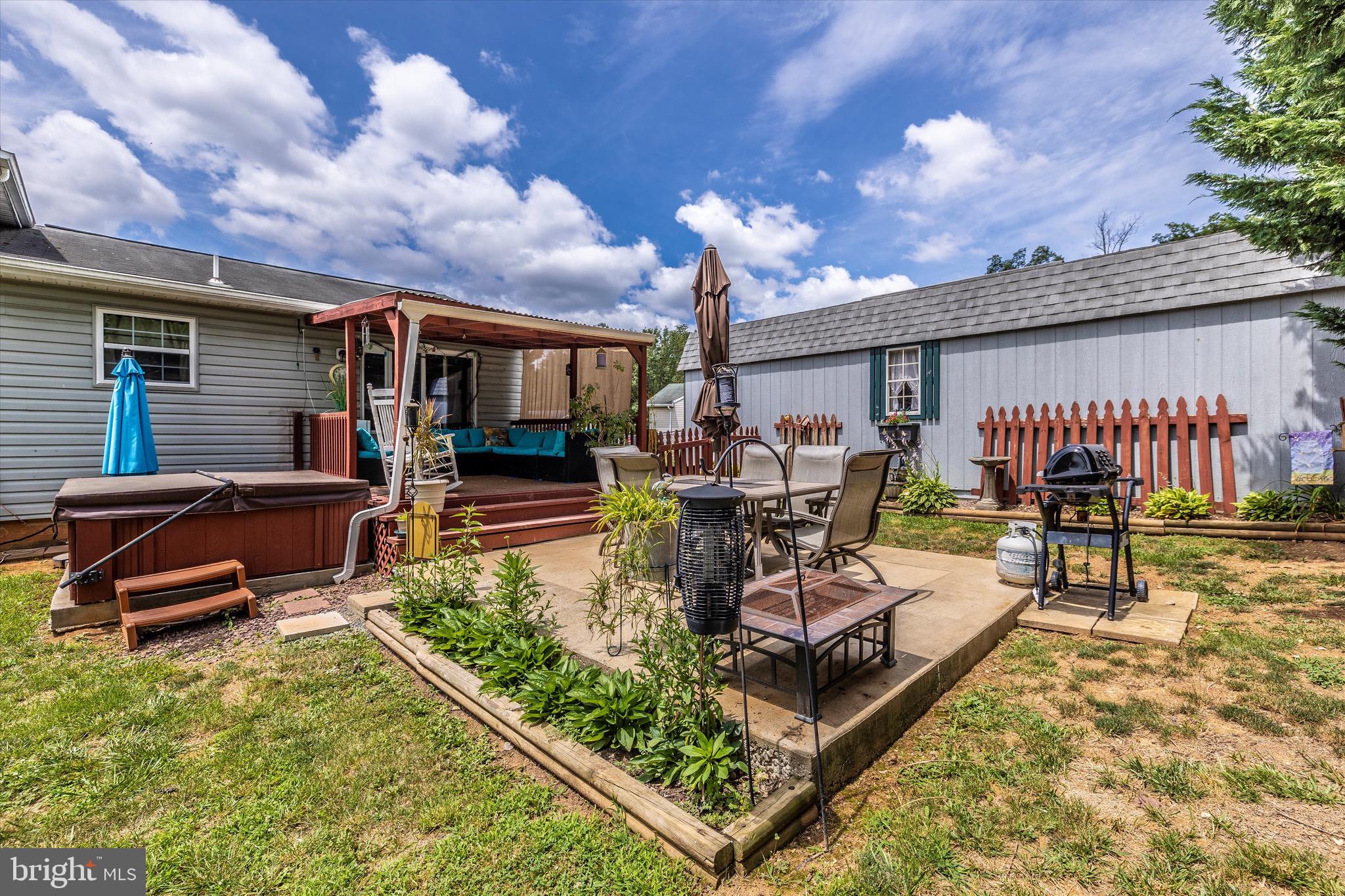 STERLING OAKS - Residential