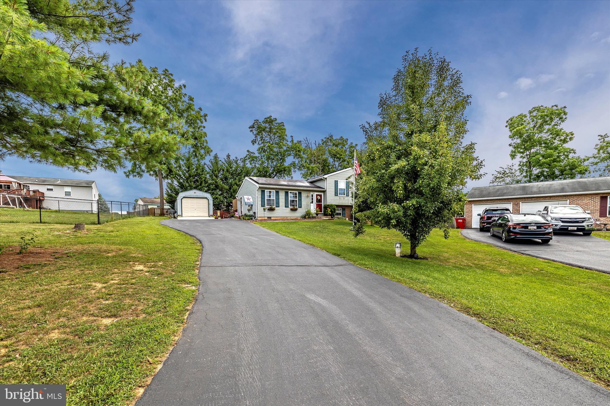 STERLING OAKS - Residential