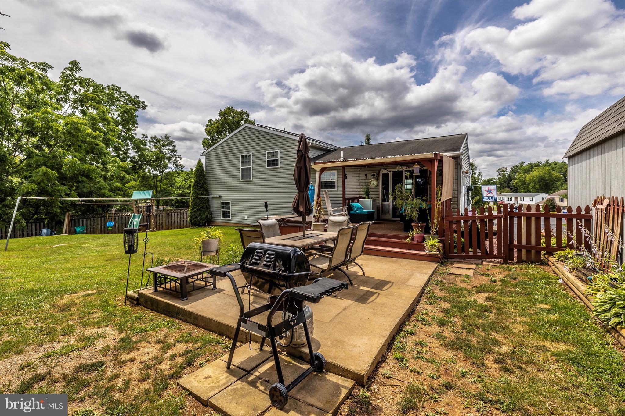 STERLING OAKS - Residential