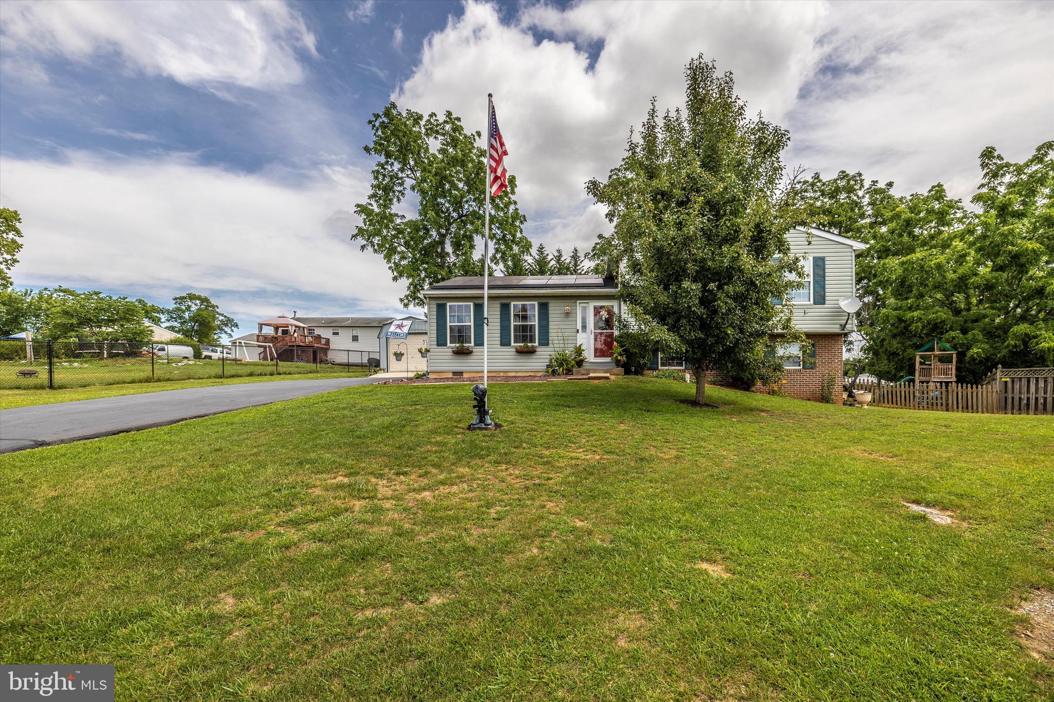 STERLING OAKS - Residential