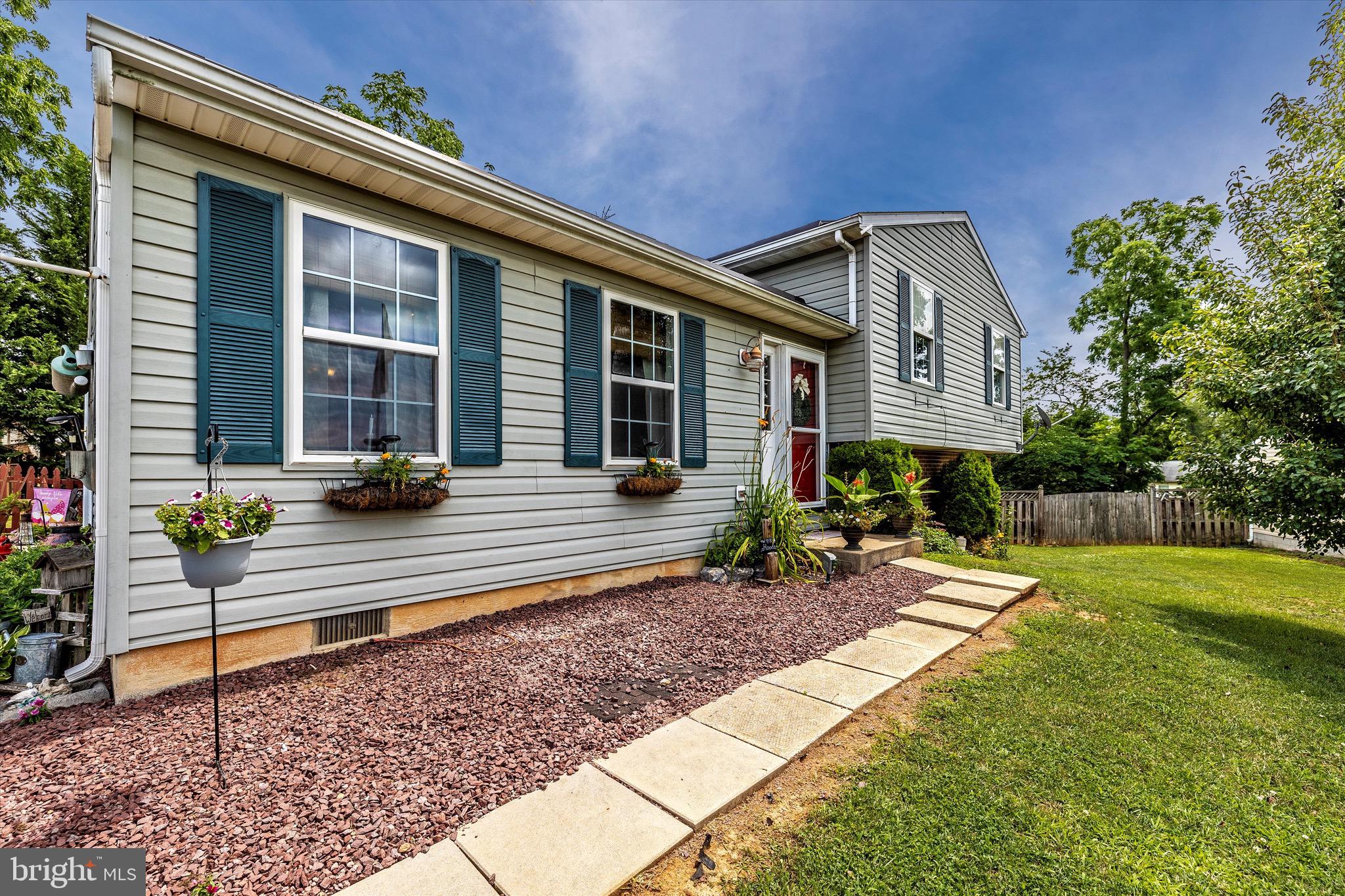 STERLING OAKS - Residential