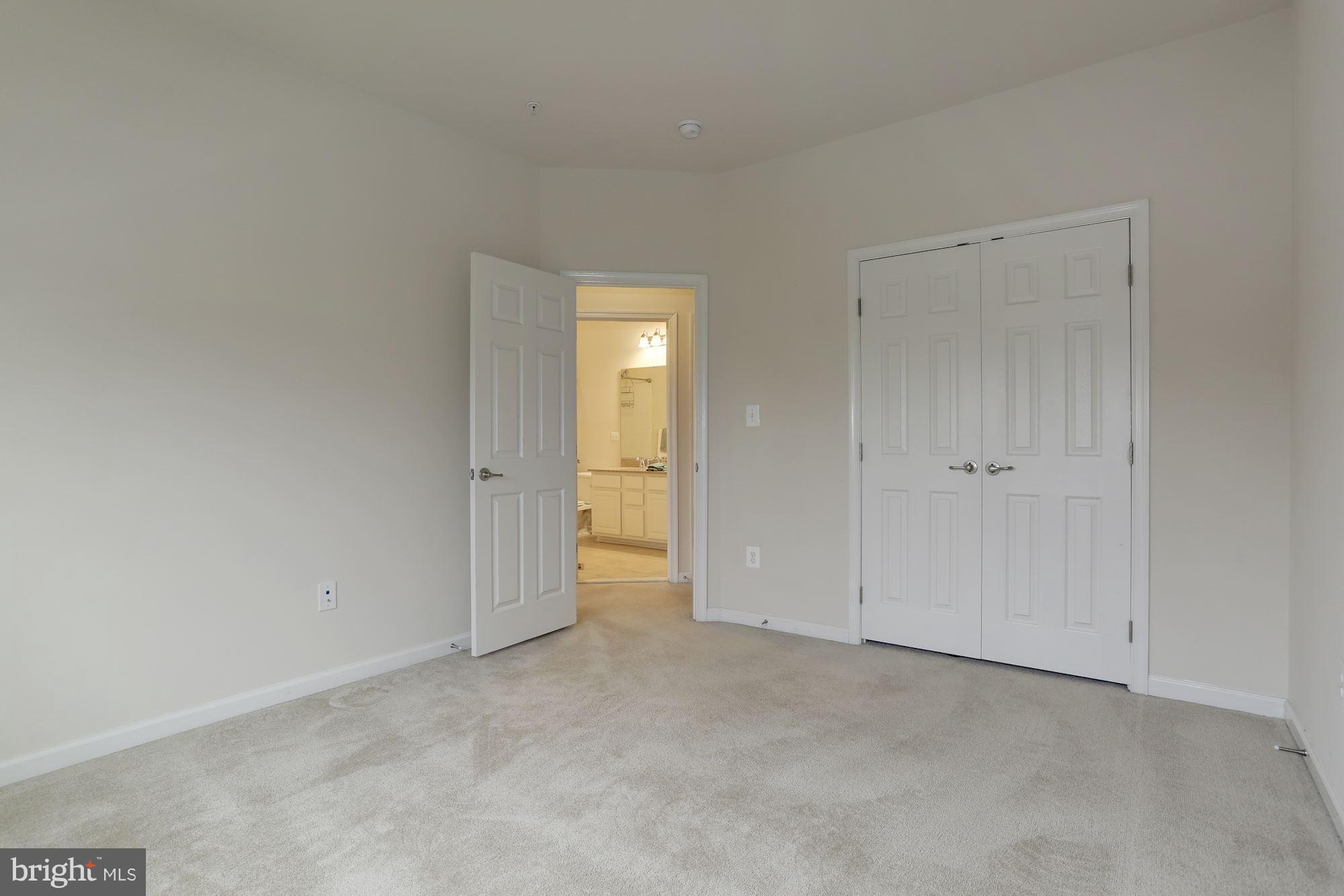 ELKRIDGE CROSSING - Residential