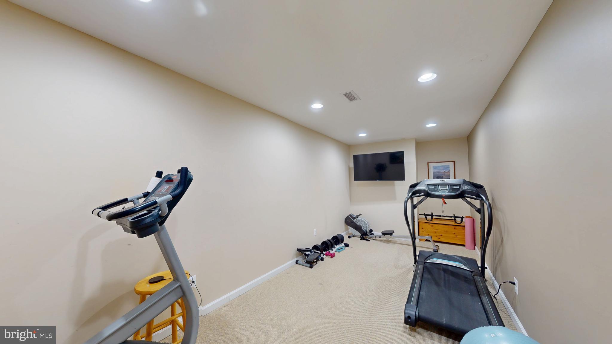 POTOMAC CHASE - Residential