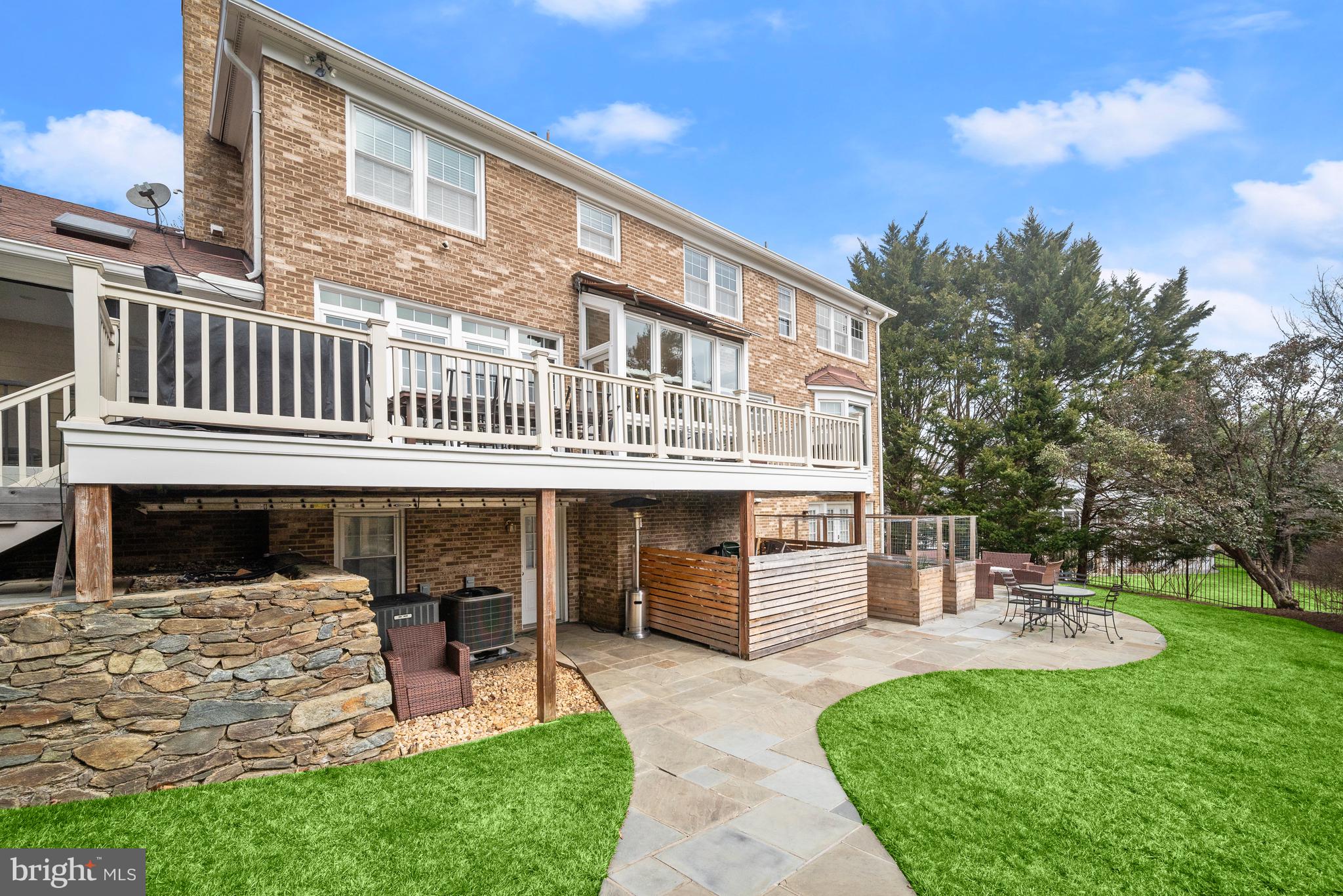 POTOMAC CHASE - Residential