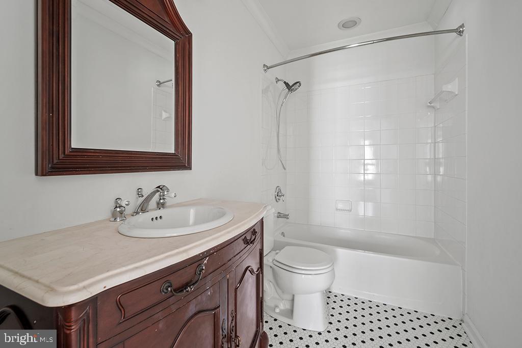 DISNEY ESTATES - Residential