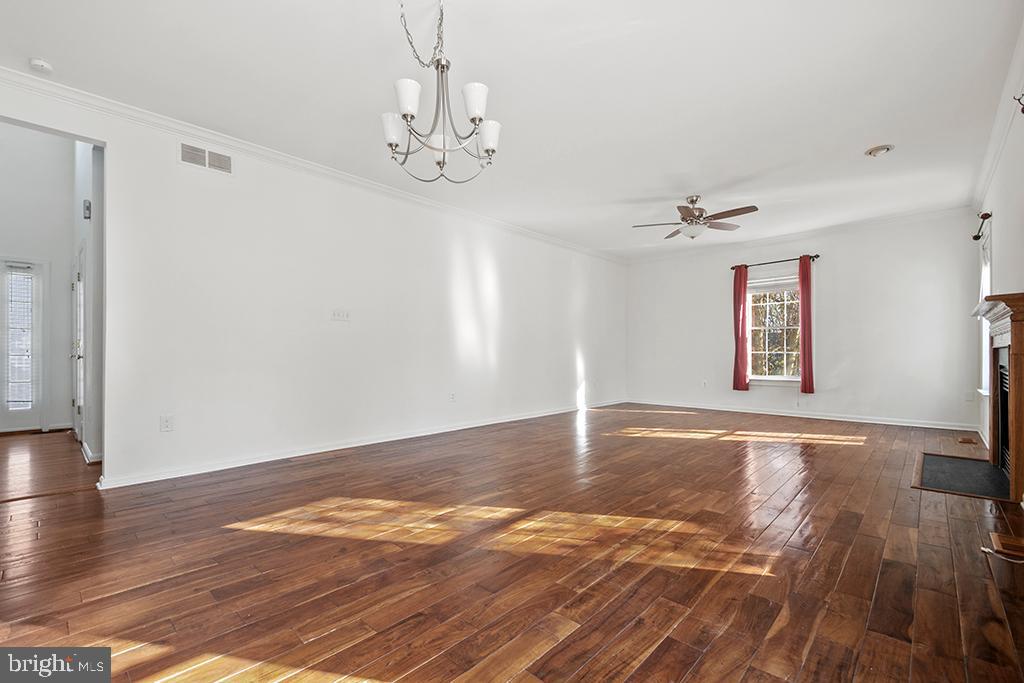 DISNEY ESTATES - Residential