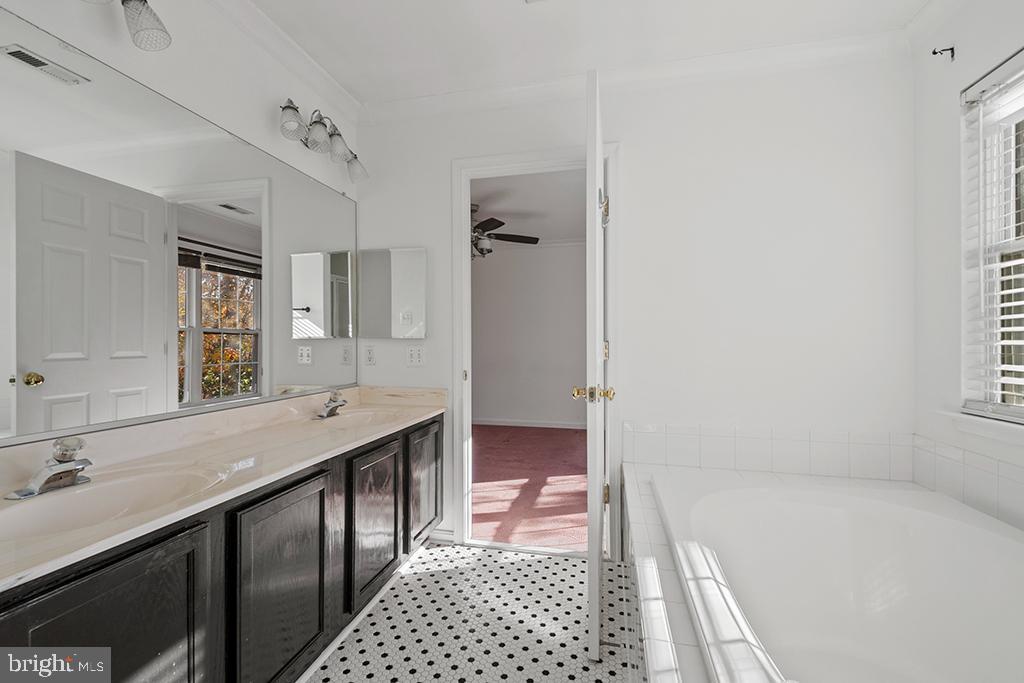 DISNEY ESTATES - Residential