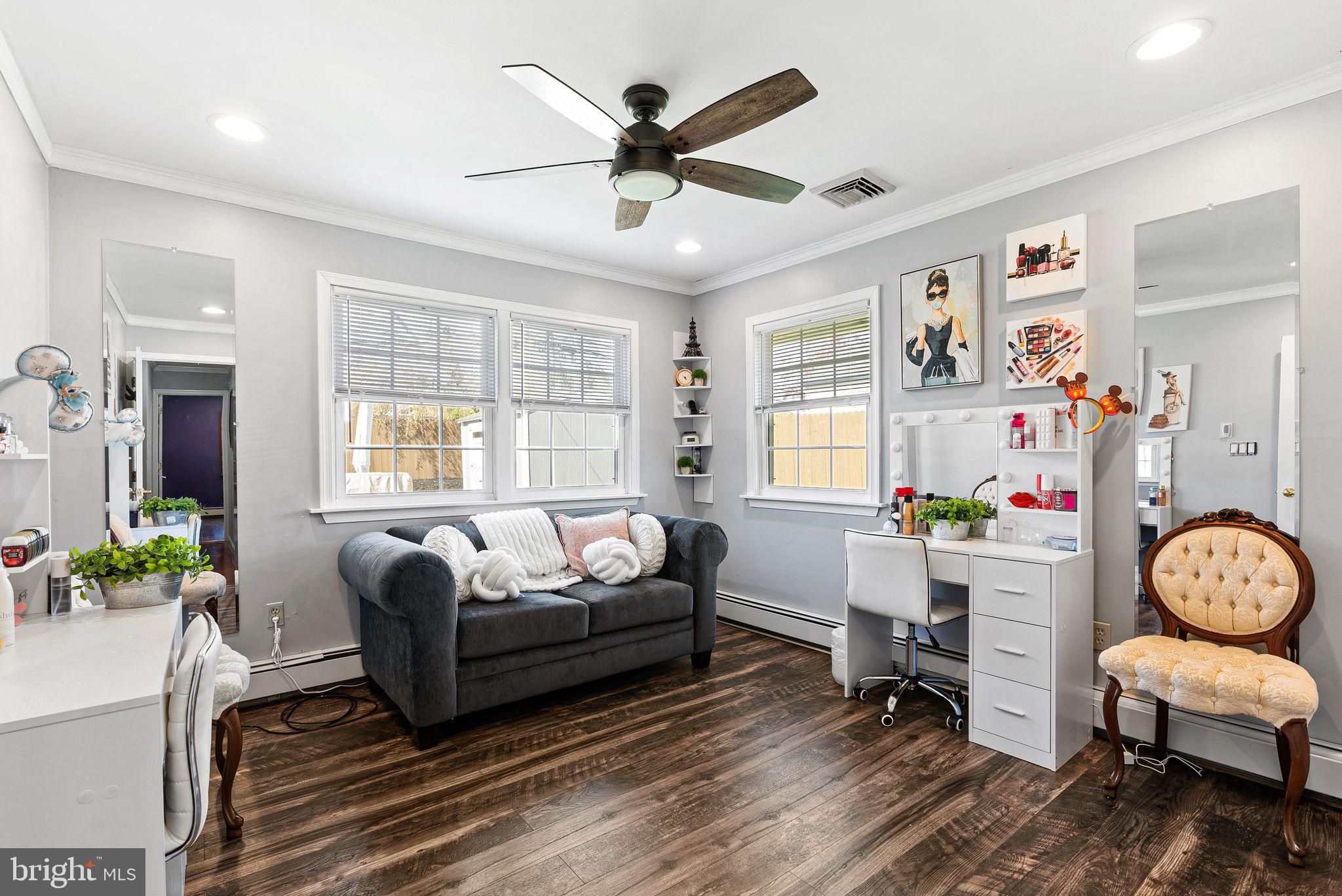 SNOWBALL GATE - Residential