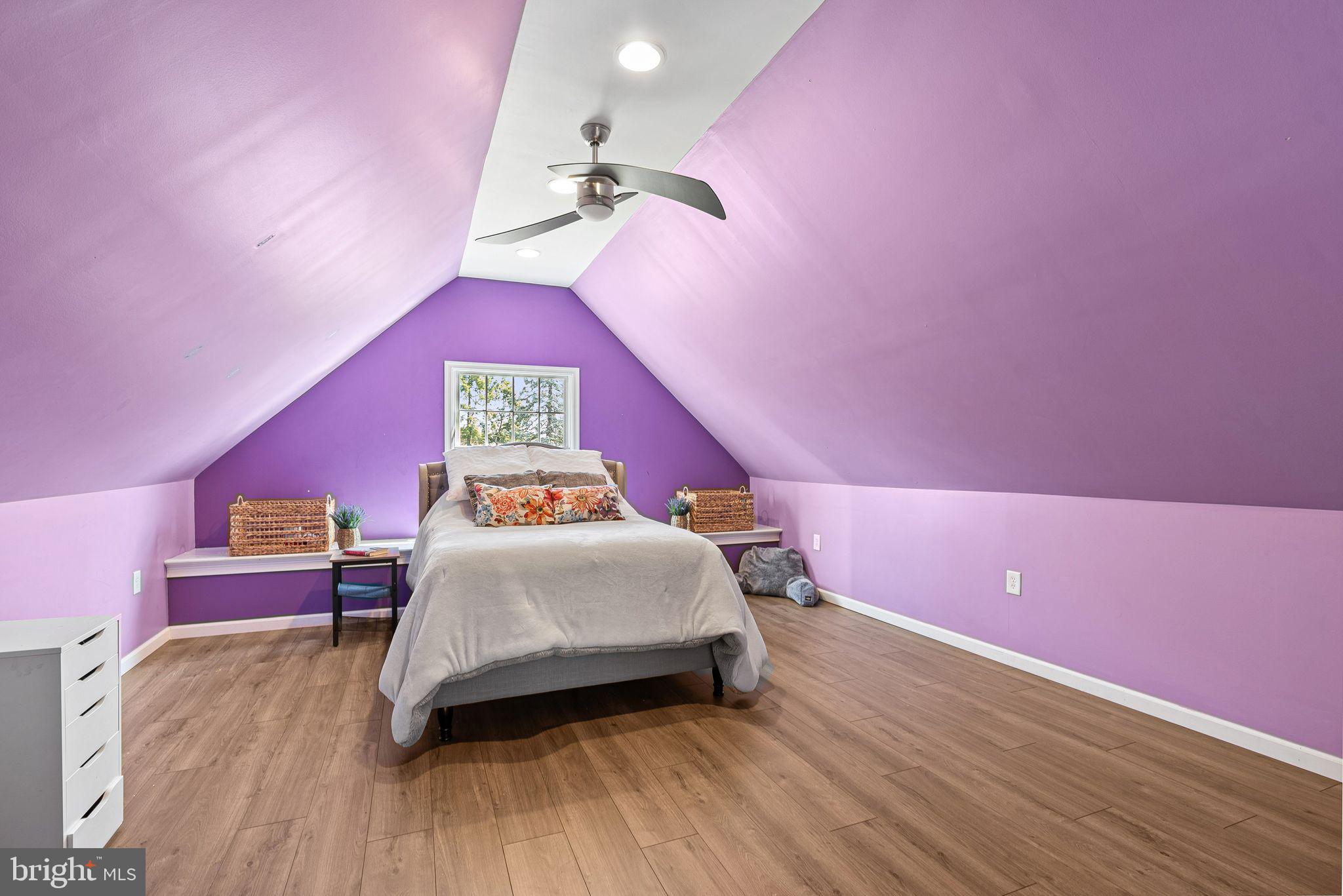 SNOWBALL GATE - Residential