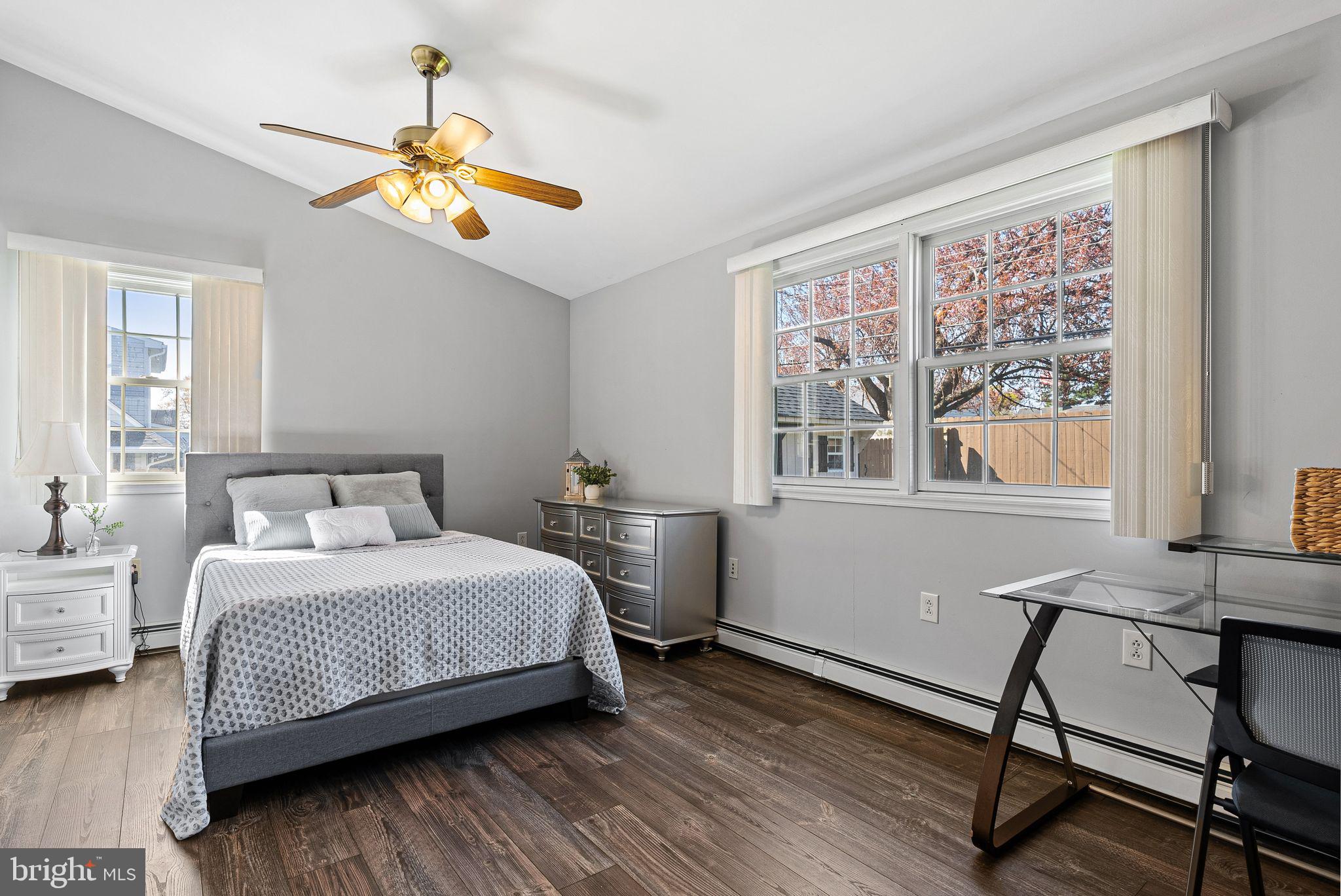 SNOWBALL GATE - Residential