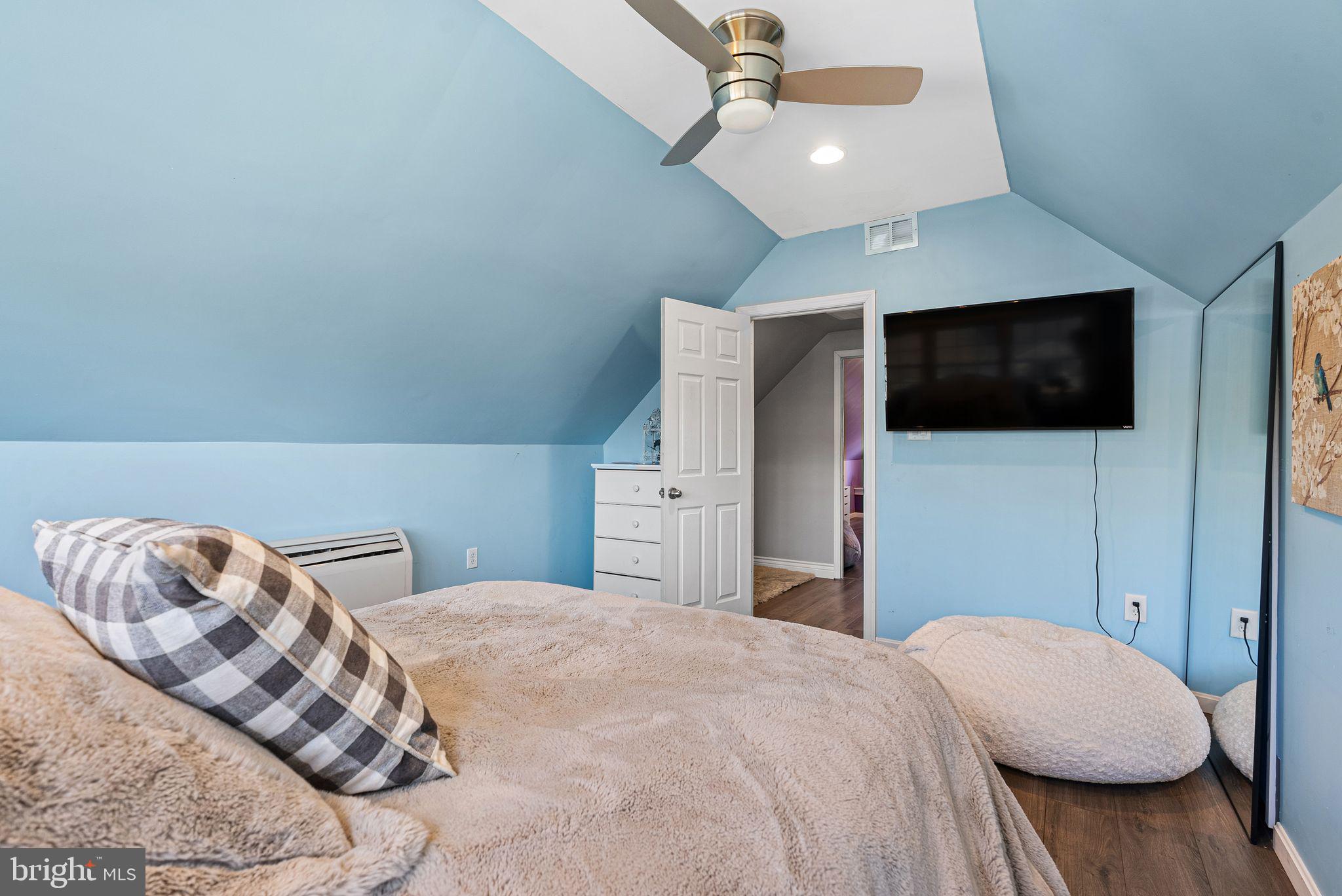 SNOWBALL GATE - Residential