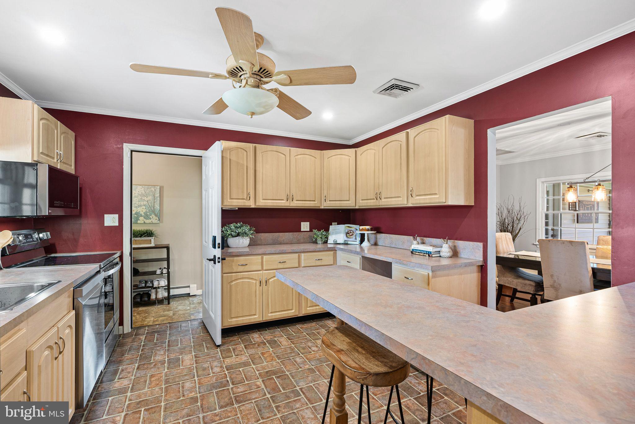 SNOWBALL GATE - Residential